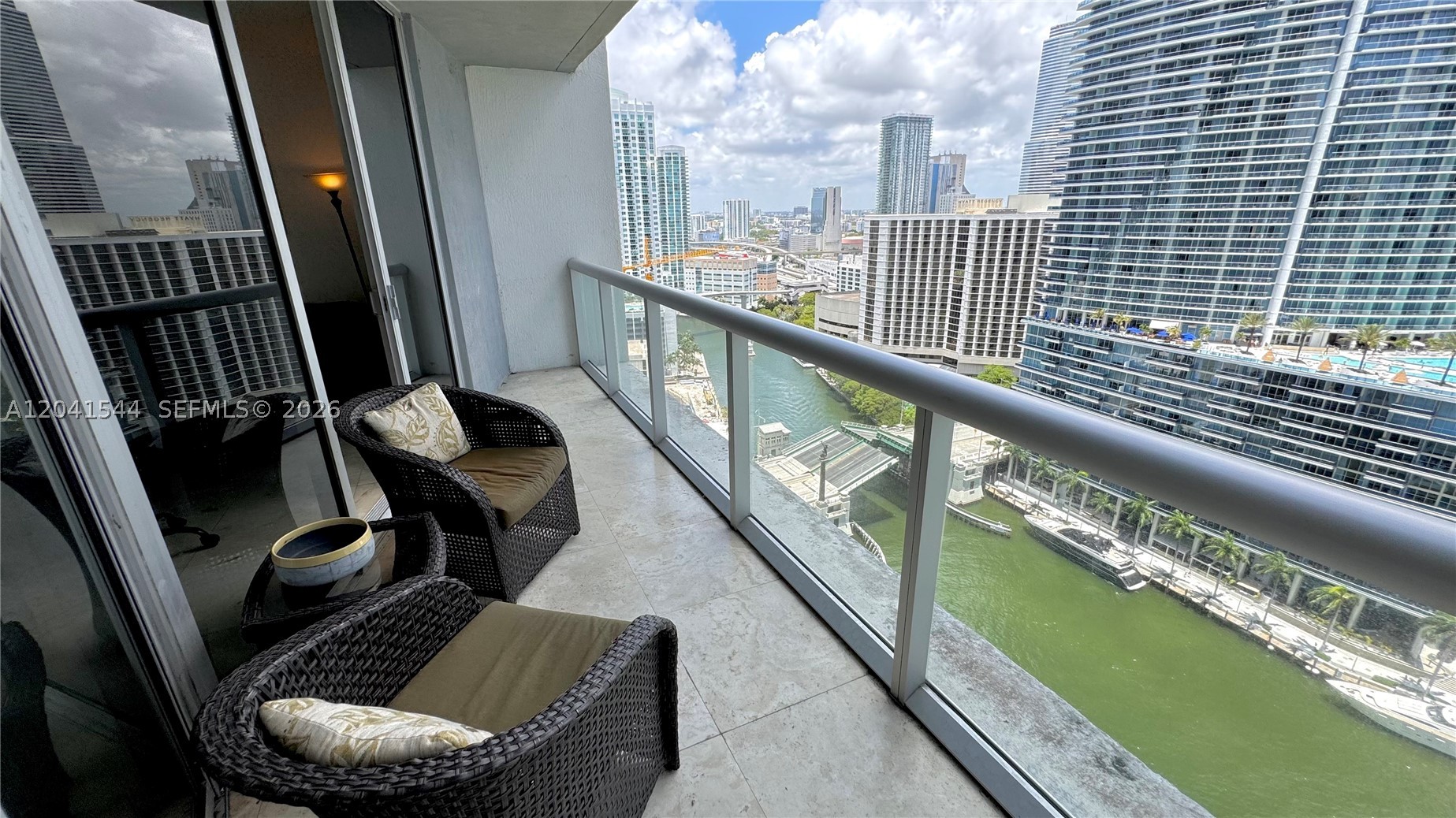 475 Brickell Ave #2512, Miami FL 33131