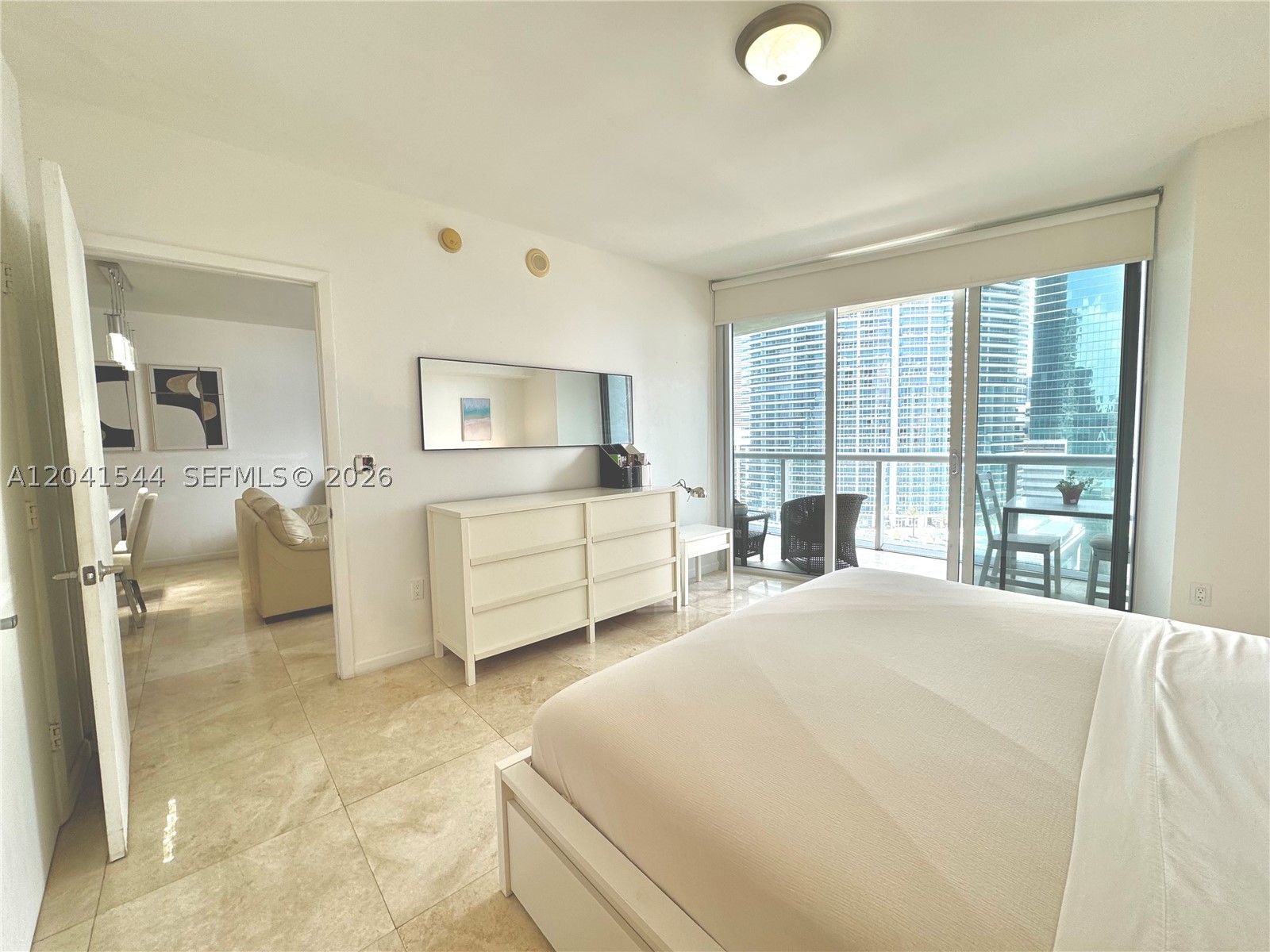 475 Brickell Ave #2512, Miami FL 33131