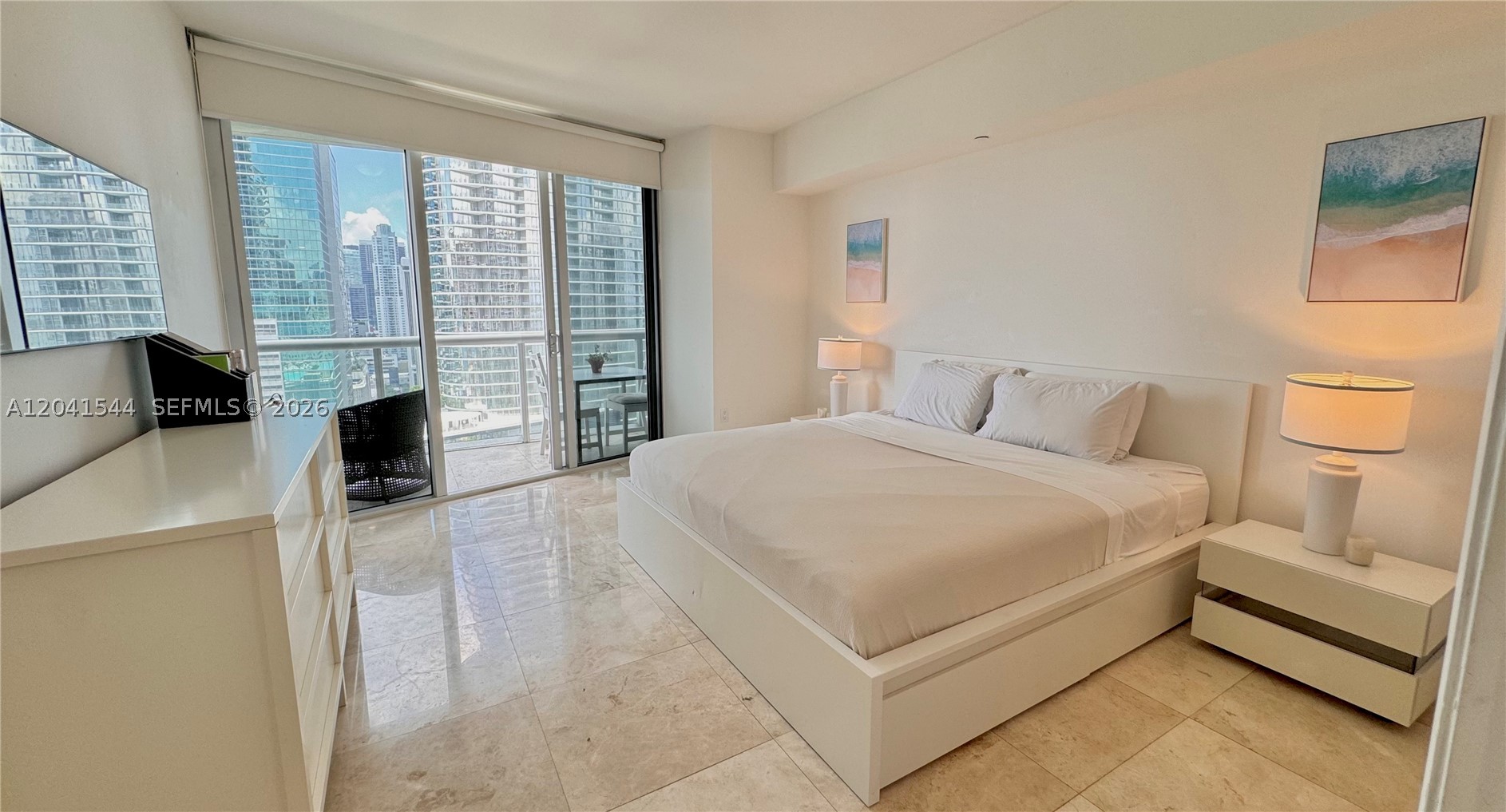 475 Brickell Ave #2512, Miami FL 33131