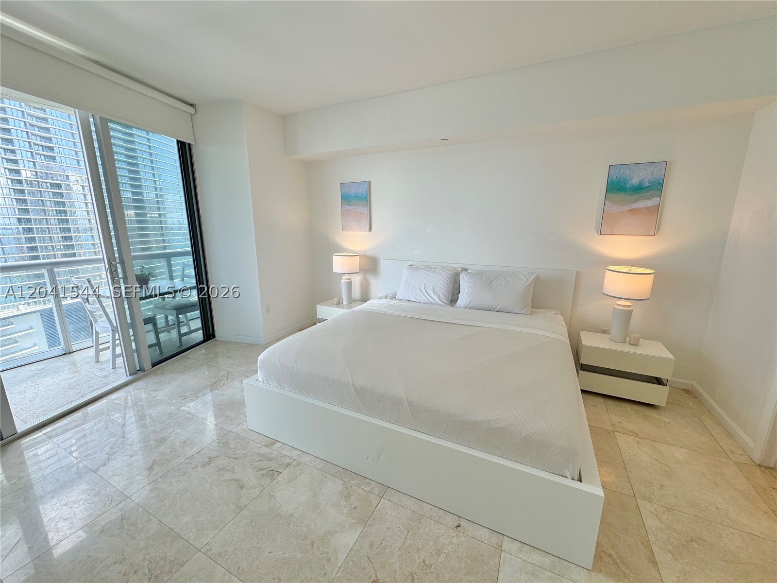 475 Brickell Ave #2512, Miami FL 33131