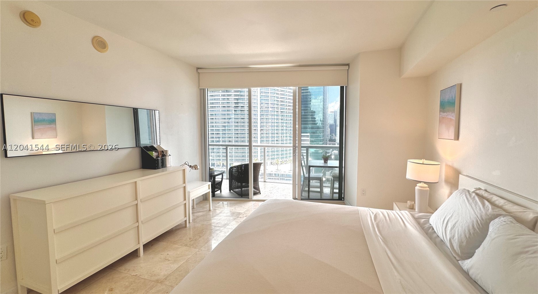 475 Brickell Ave #2512, Miami FL 33131