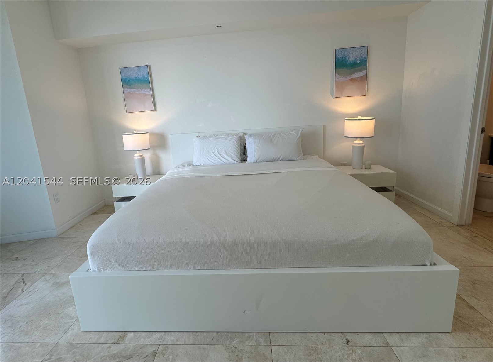 475 Brickell Ave #2512, Miami FL 33131