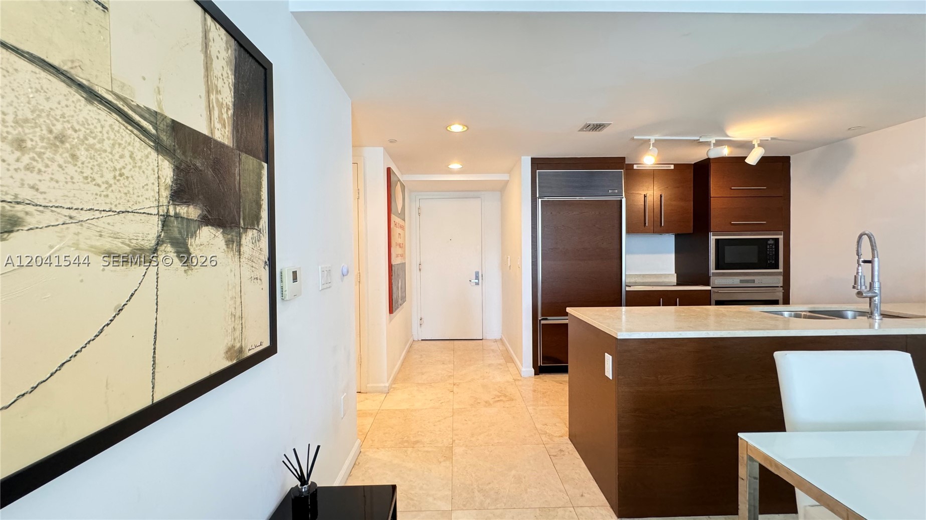 475 Brickell Ave #2512, Miami FL 33131