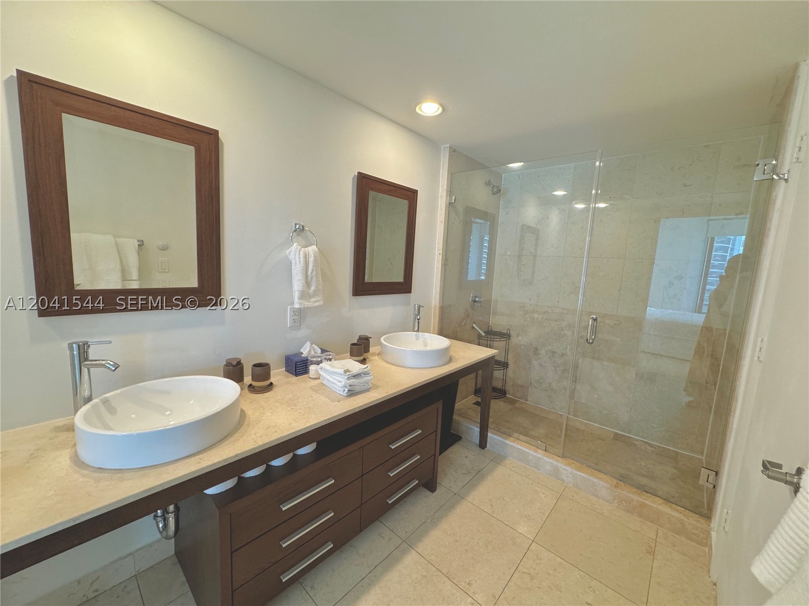 475 Brickell Ave #2512, Miami FL 33131