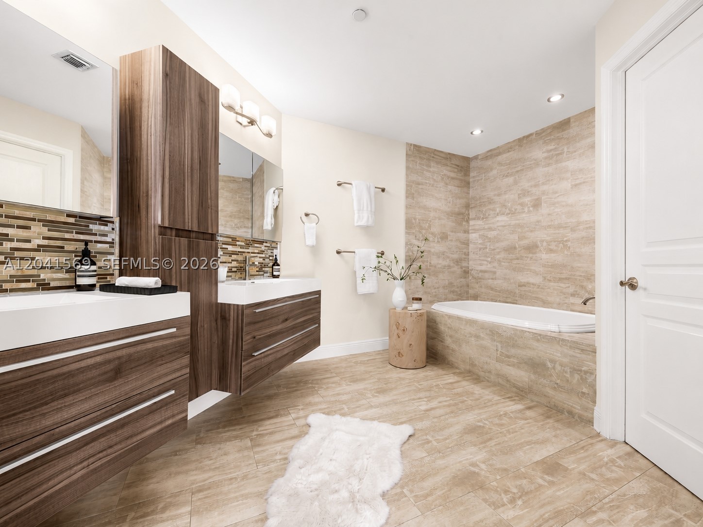 2645 S Bayshore Dr #304, Miami FL 33133