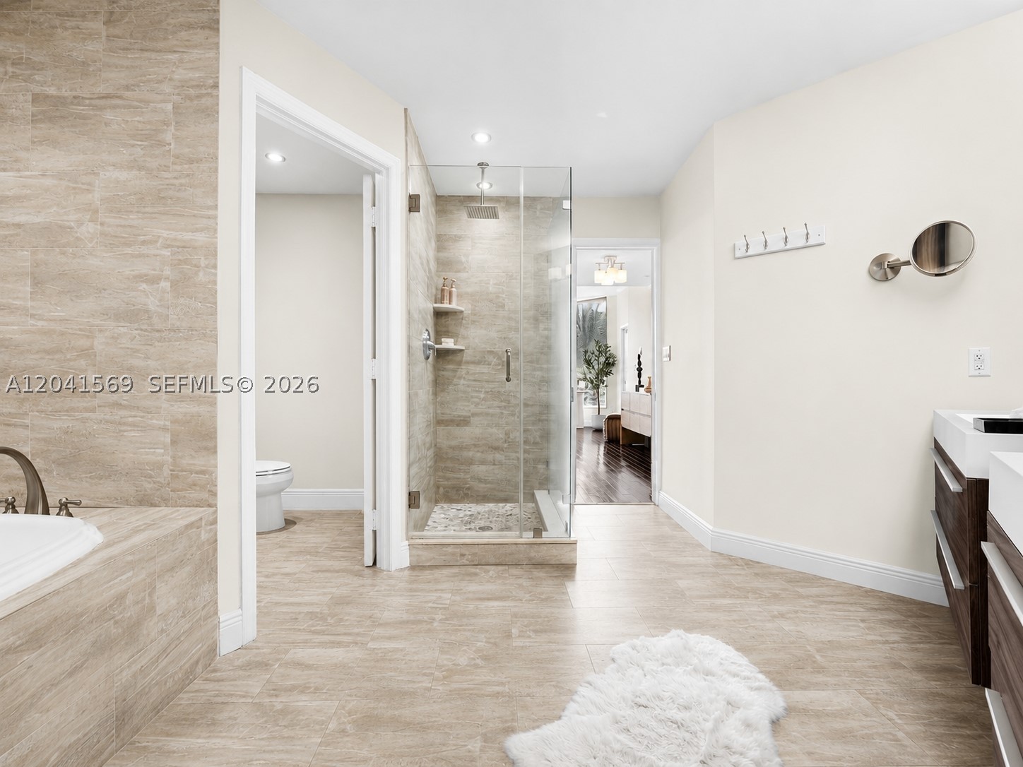 2645 S Bayshore Dr #304, Miami FL 33133