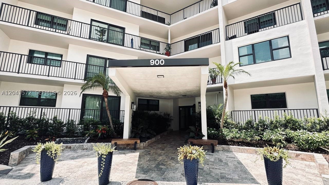 900 River Reach Dr #404, Fort Lauderdale FL 33315