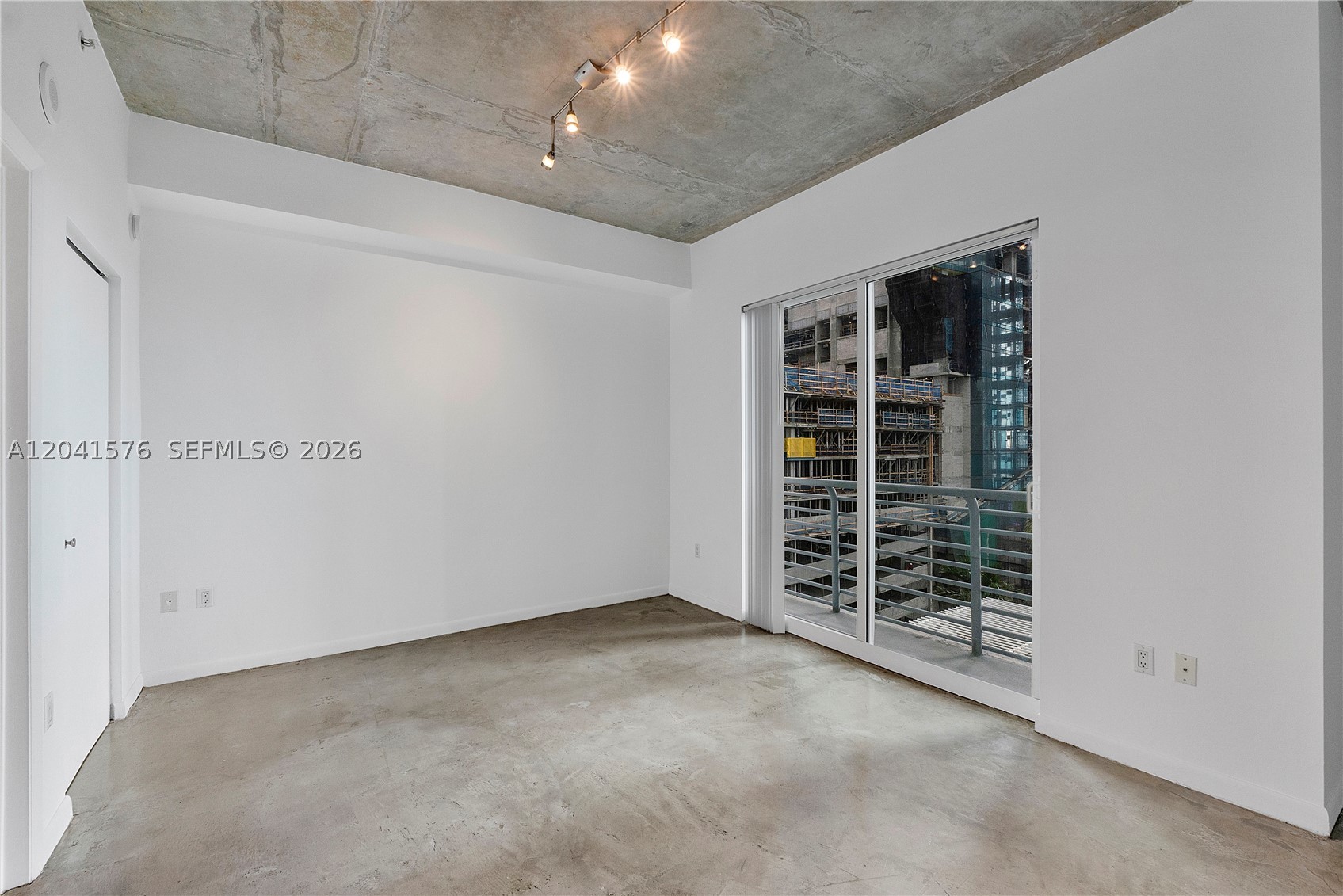 234 NE 3rd St #1404, Miami FL 33132