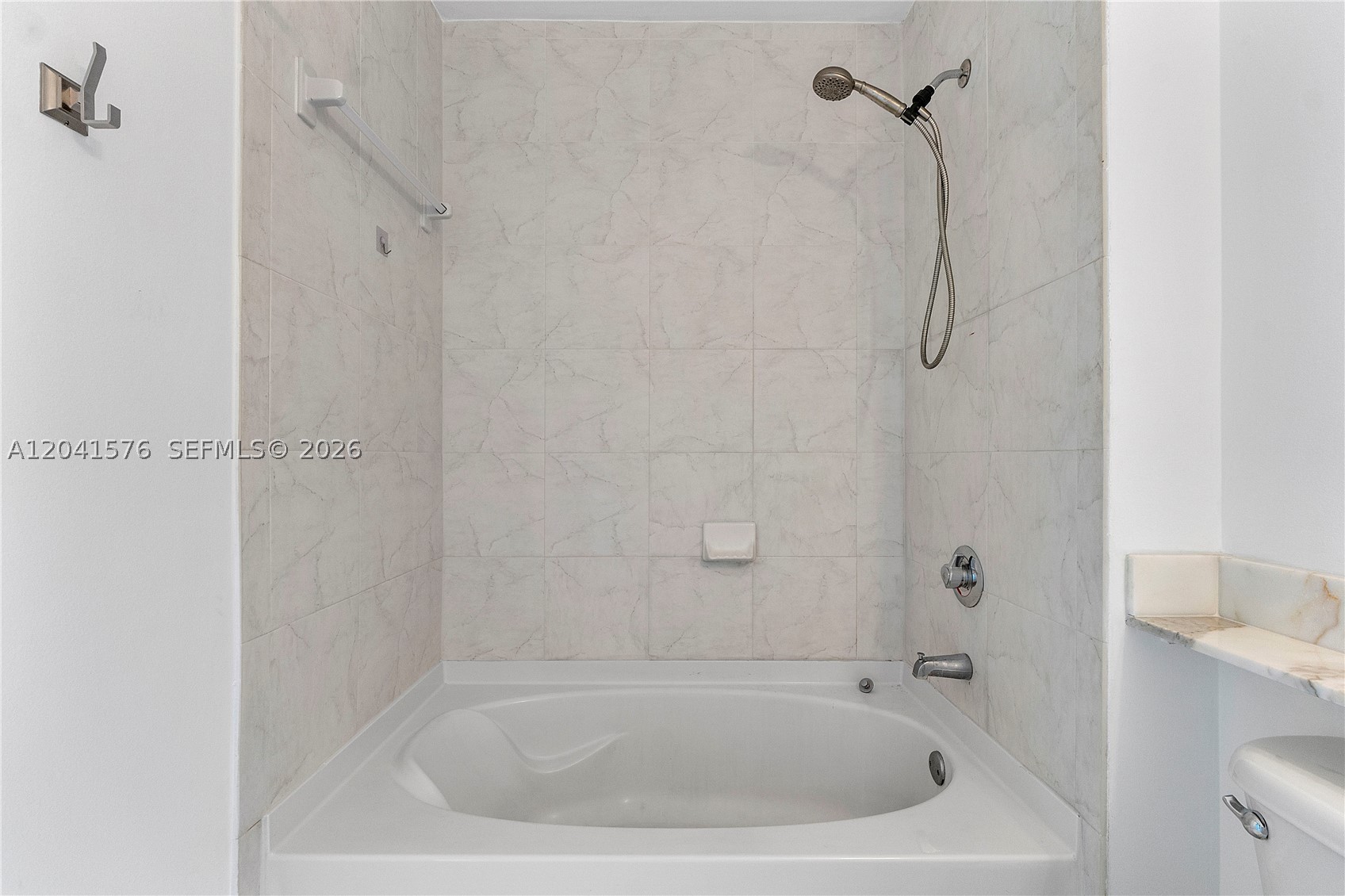 234 NE 3rd St #1404, Miami FL 33132