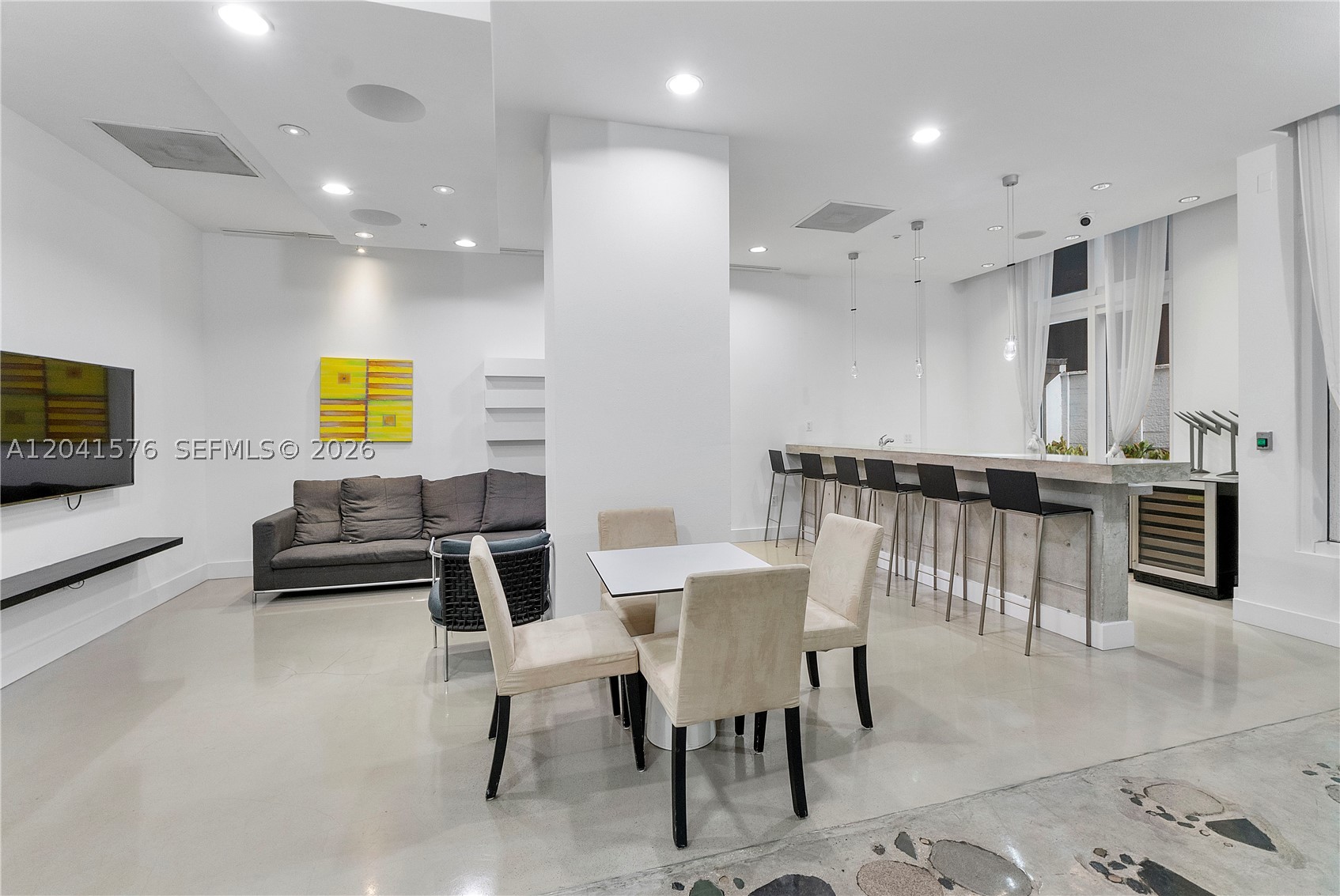 234 NE 3rd St #1404, Miami FL 33132