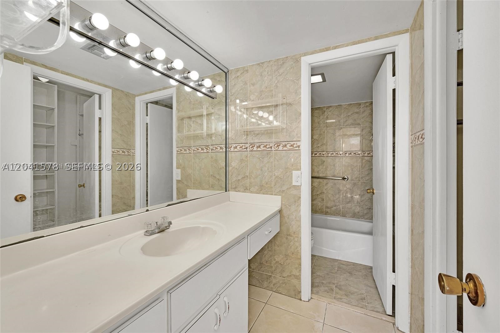 5050 NW 7th St #202, Miami FL 33126