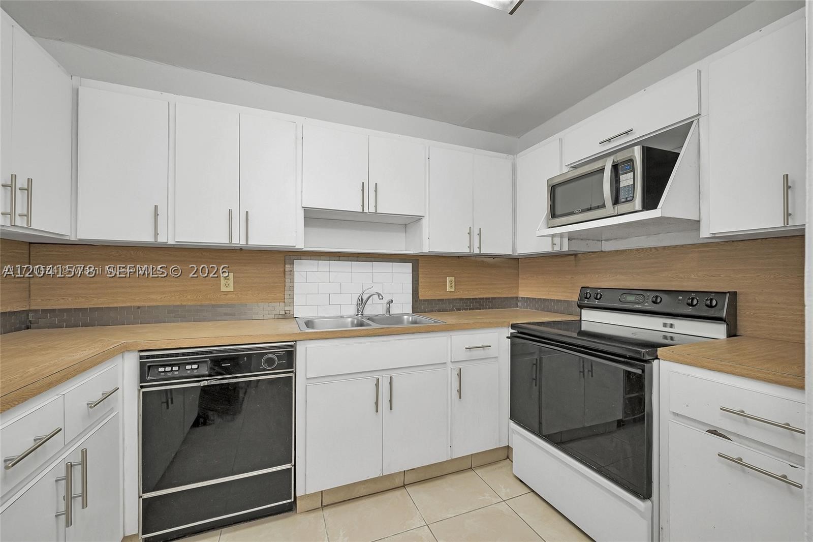 5050 NW 7th St #202, Miami FL 33126