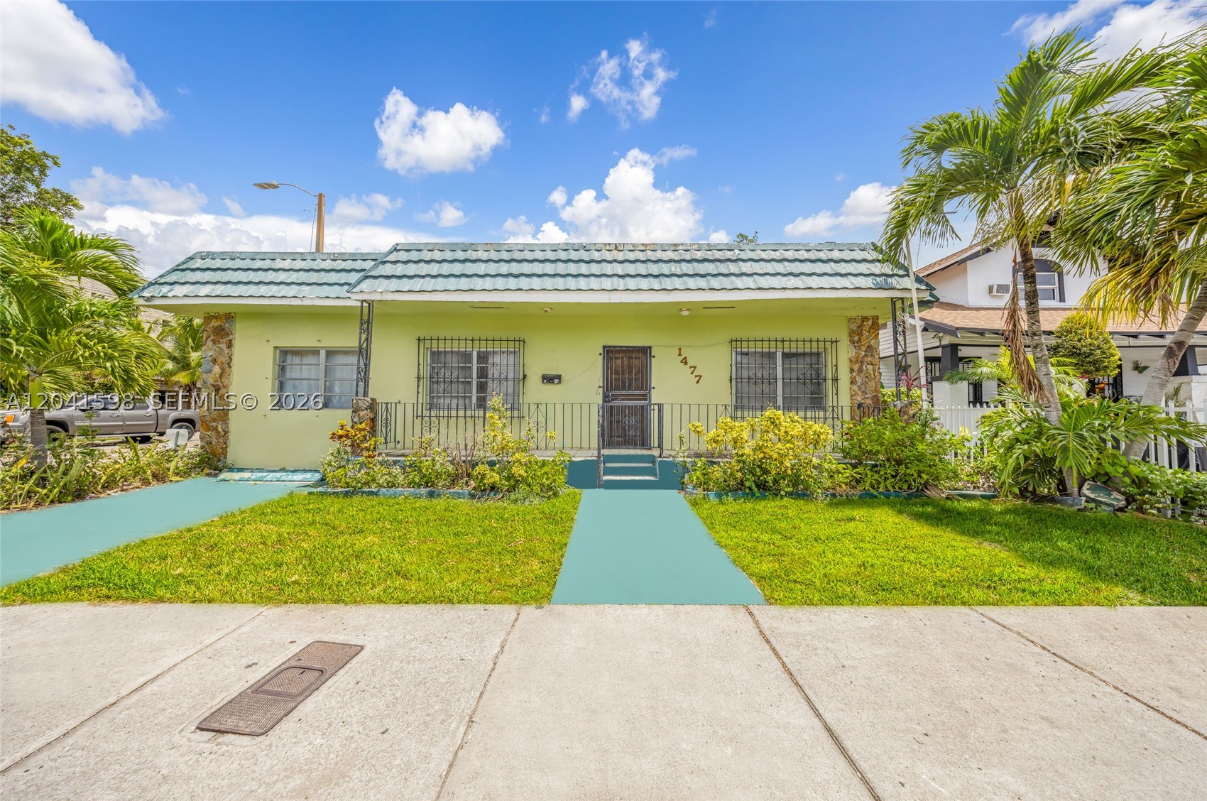 1477 NW 2nd St, Miami FL 33125