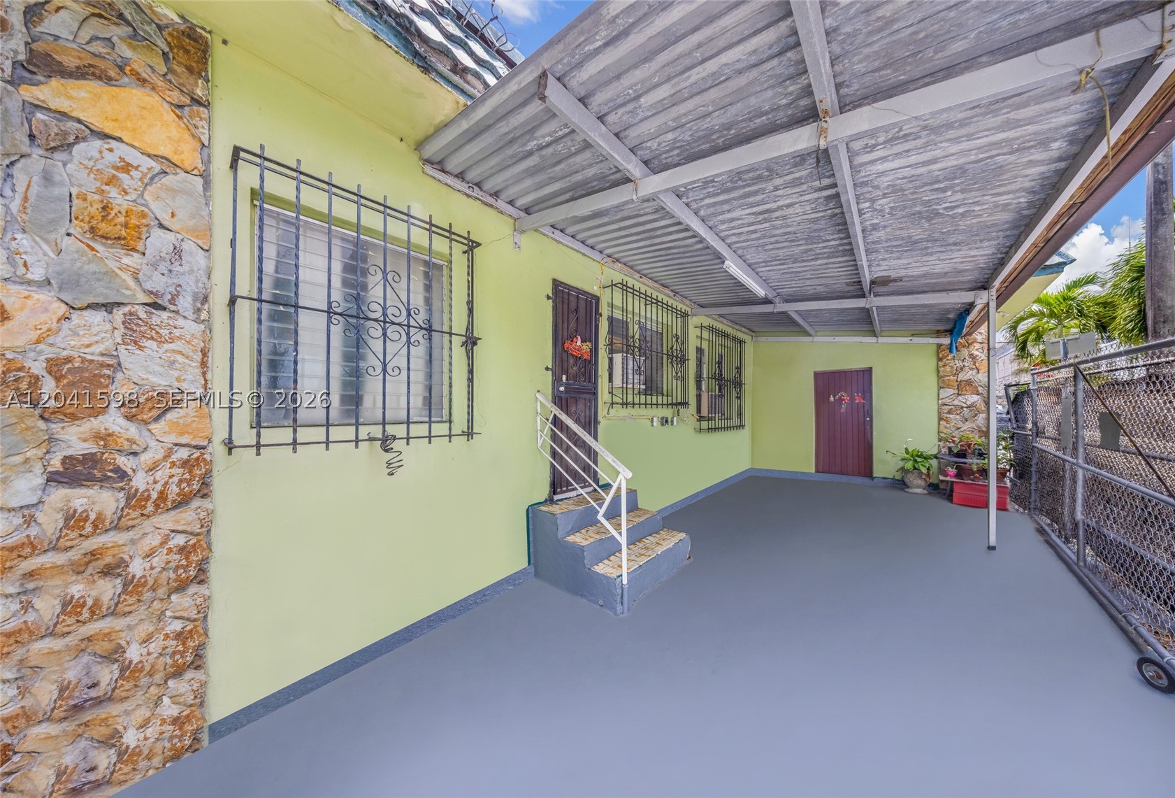 1477 NW 2nd St, Miami FL 33125