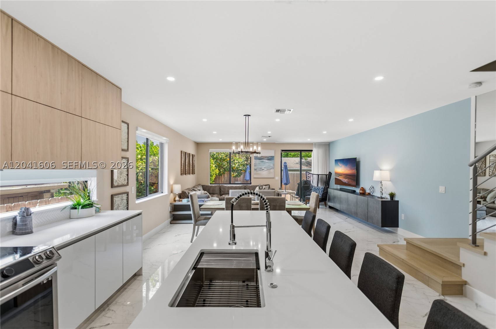 809 SW 10th St, Fort Lauderdale FL 33315