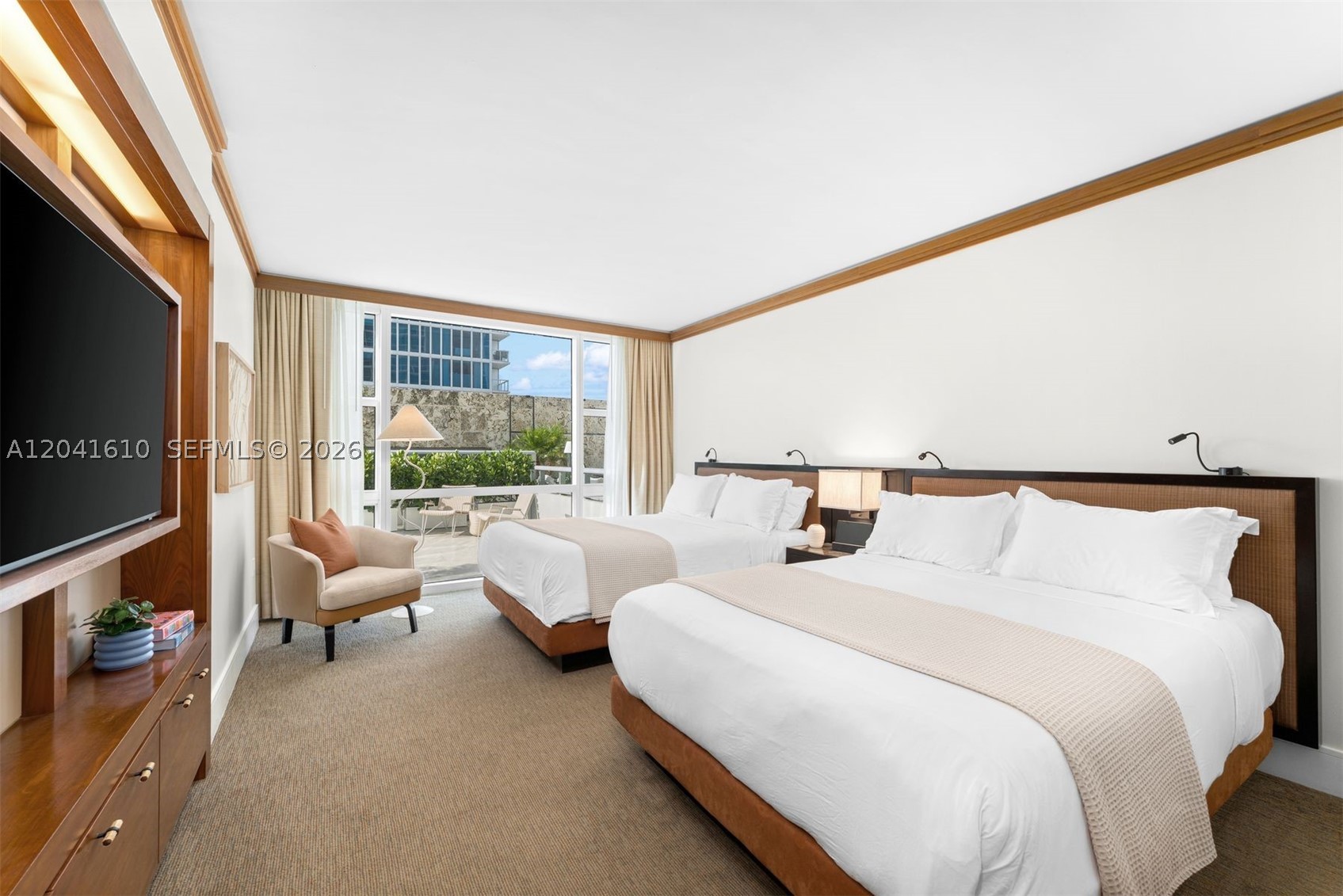 6801 Collins Ave #DOOR 606, Miami Beach FL 33141