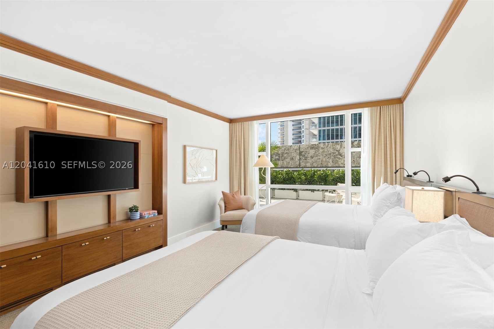 6801 Collins Ave #DOOR 606, Miami Beach FL 33141