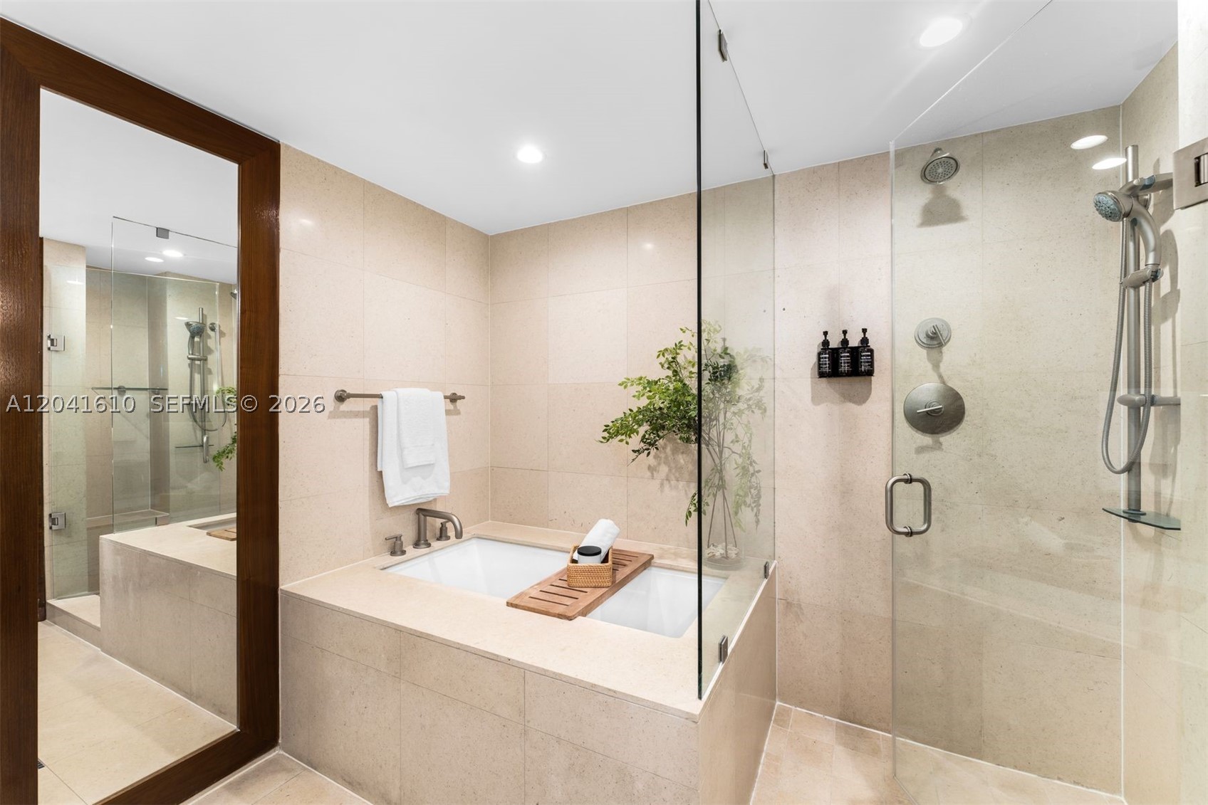 6801 Collins Ave #DOOR 606, Miami Beach FL 33141