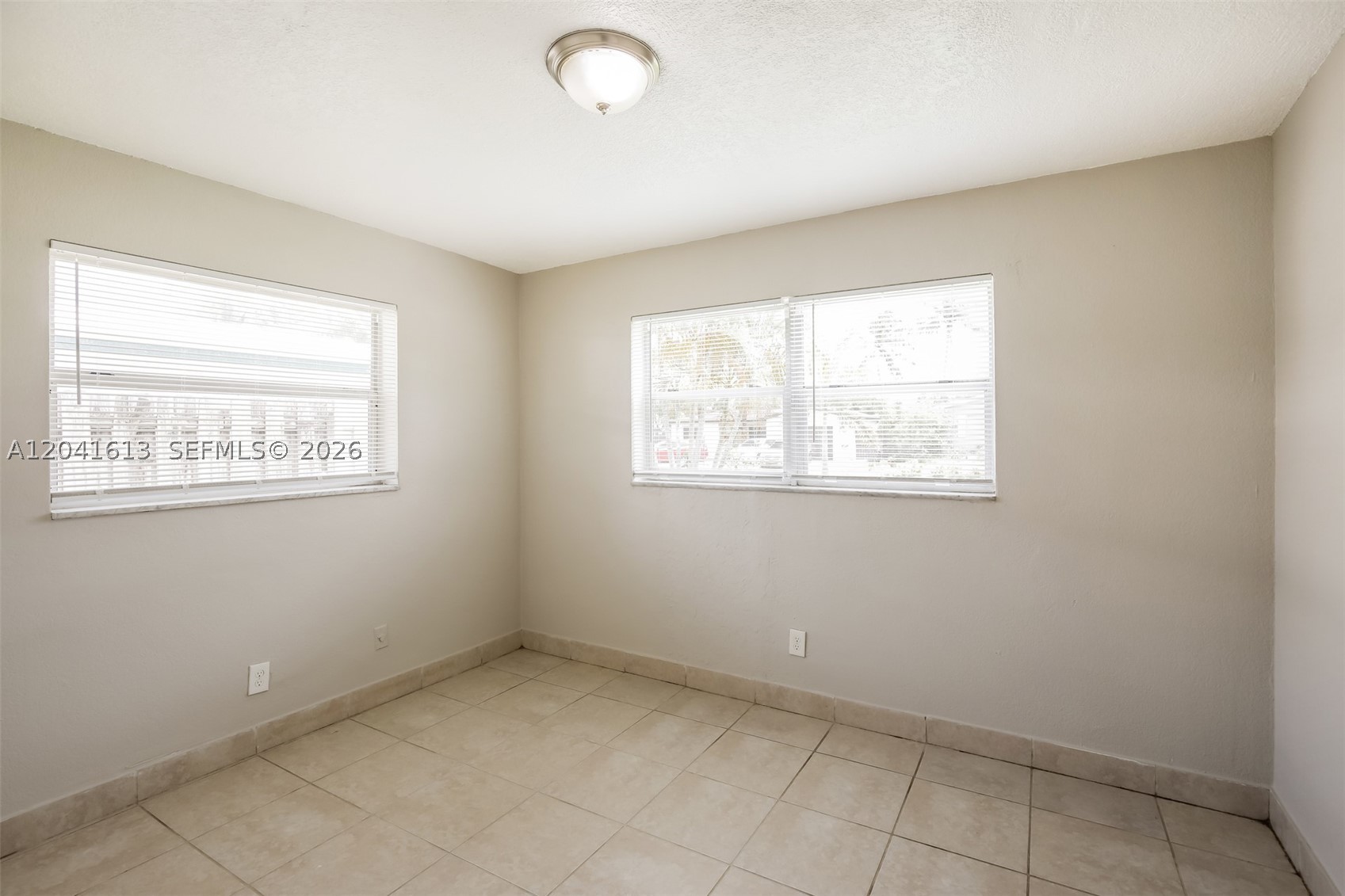 3333 NW 32nd Ct, Lauderdale Lakes FL 33309