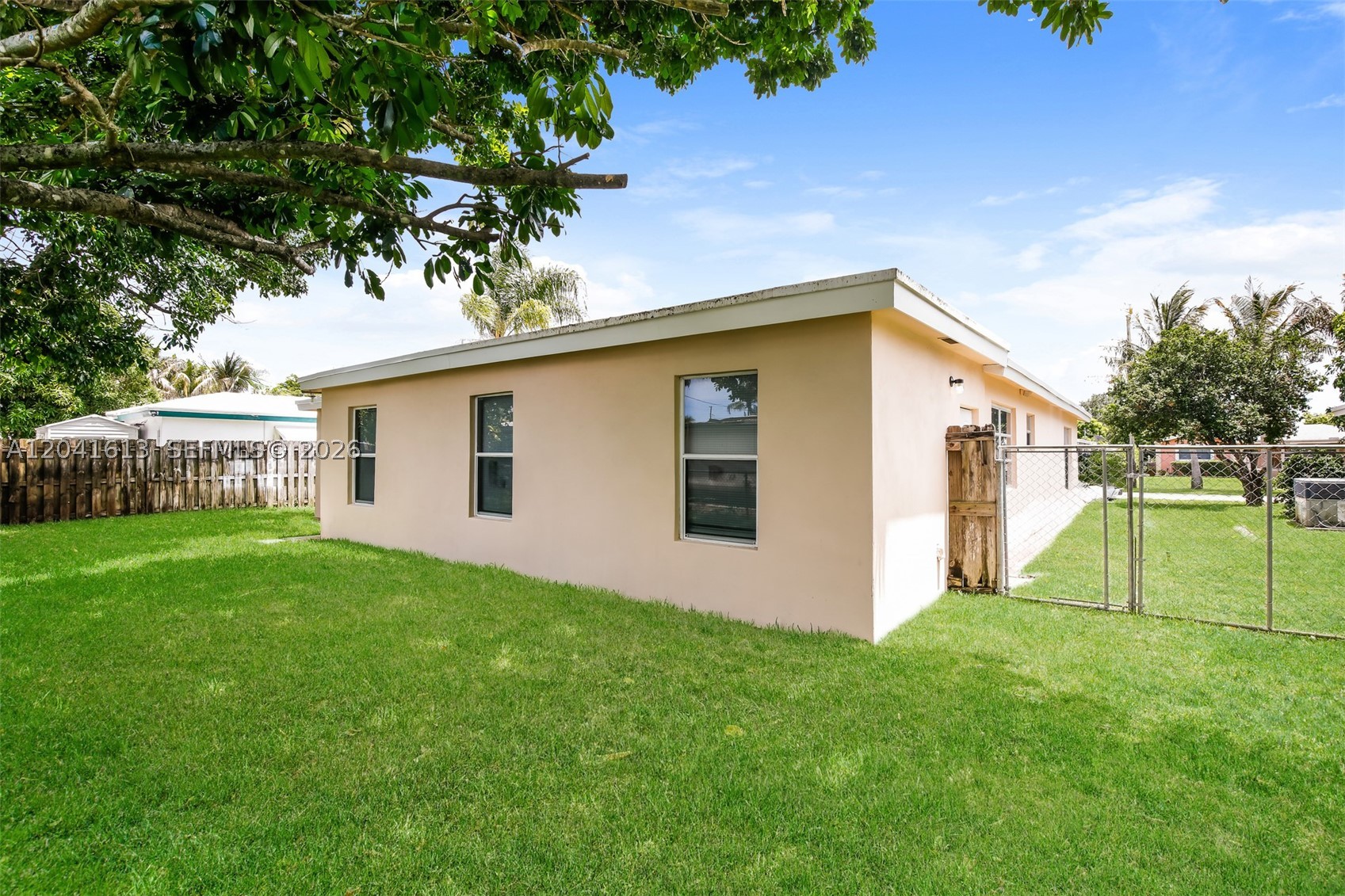 3333 NW 32nd Ct, Lauderdale Lakes FL 33309