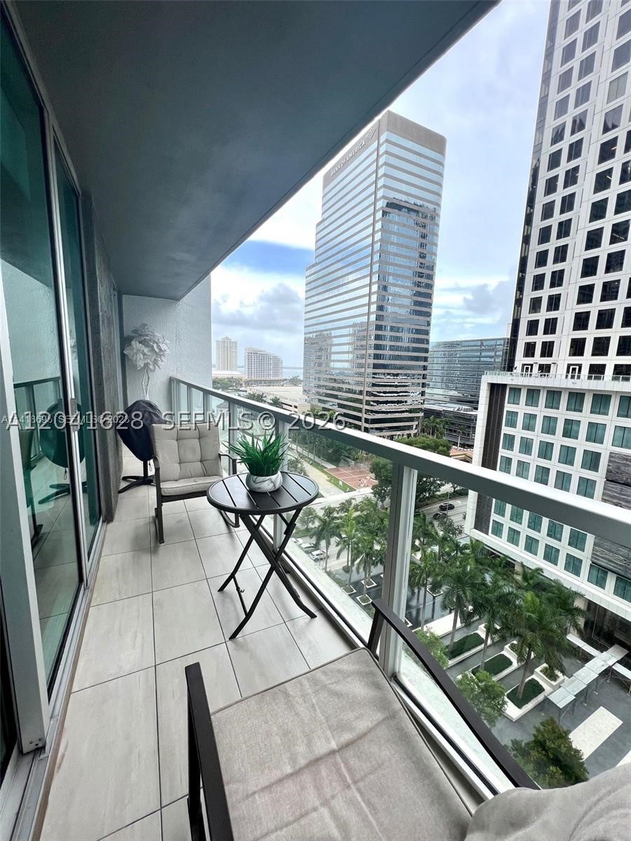 500 Brickell Ave #1410, Miami FL 33131