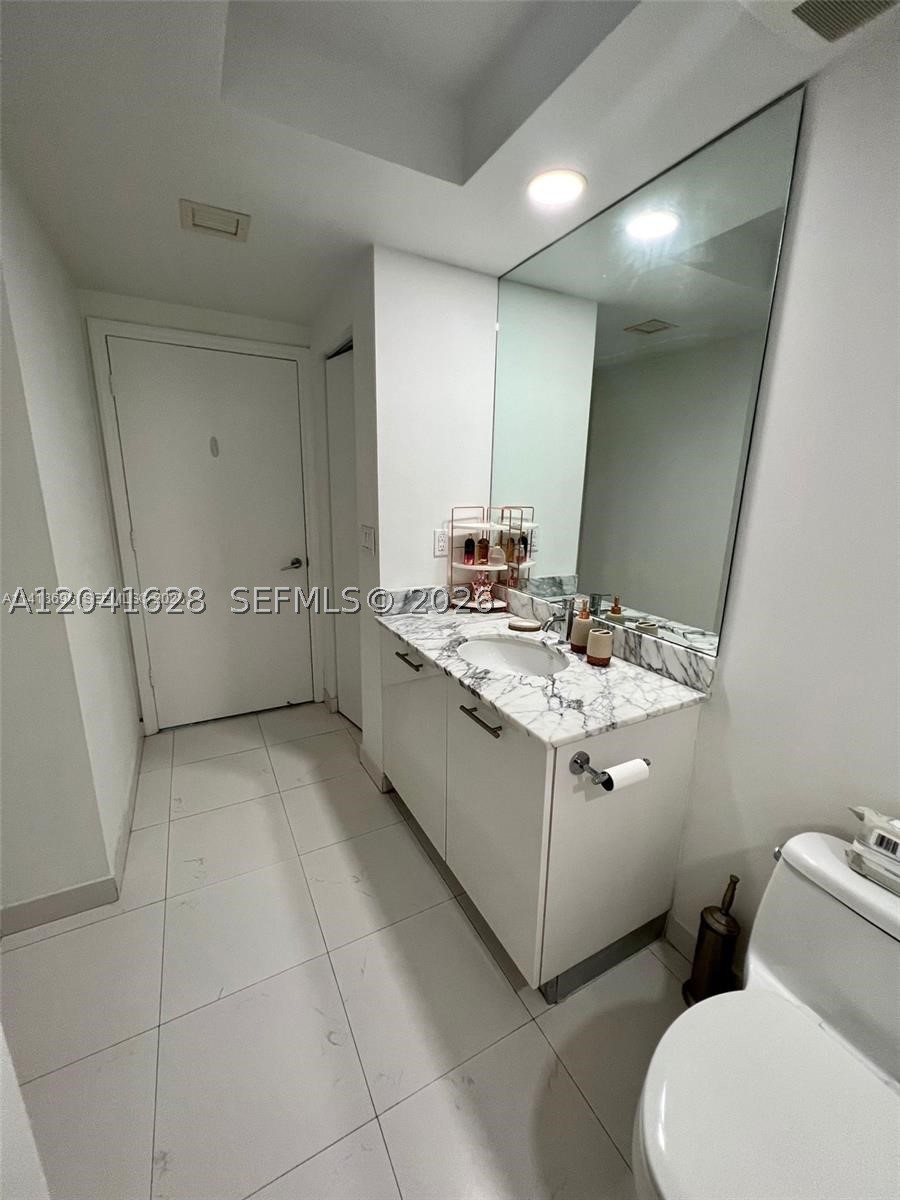 500 Brickell Ave #1410, Miami FL 33131