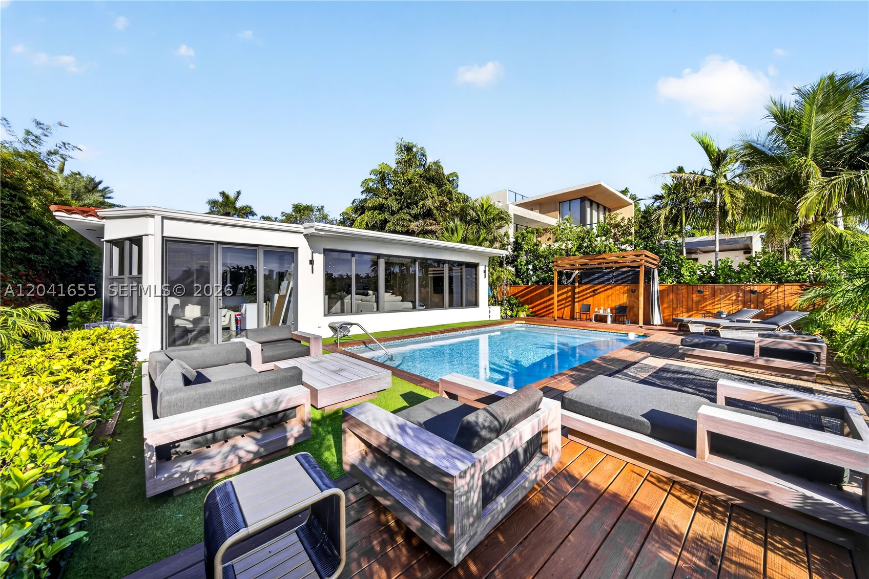 460 W Dilido Dr, Miami Beach FL 33139