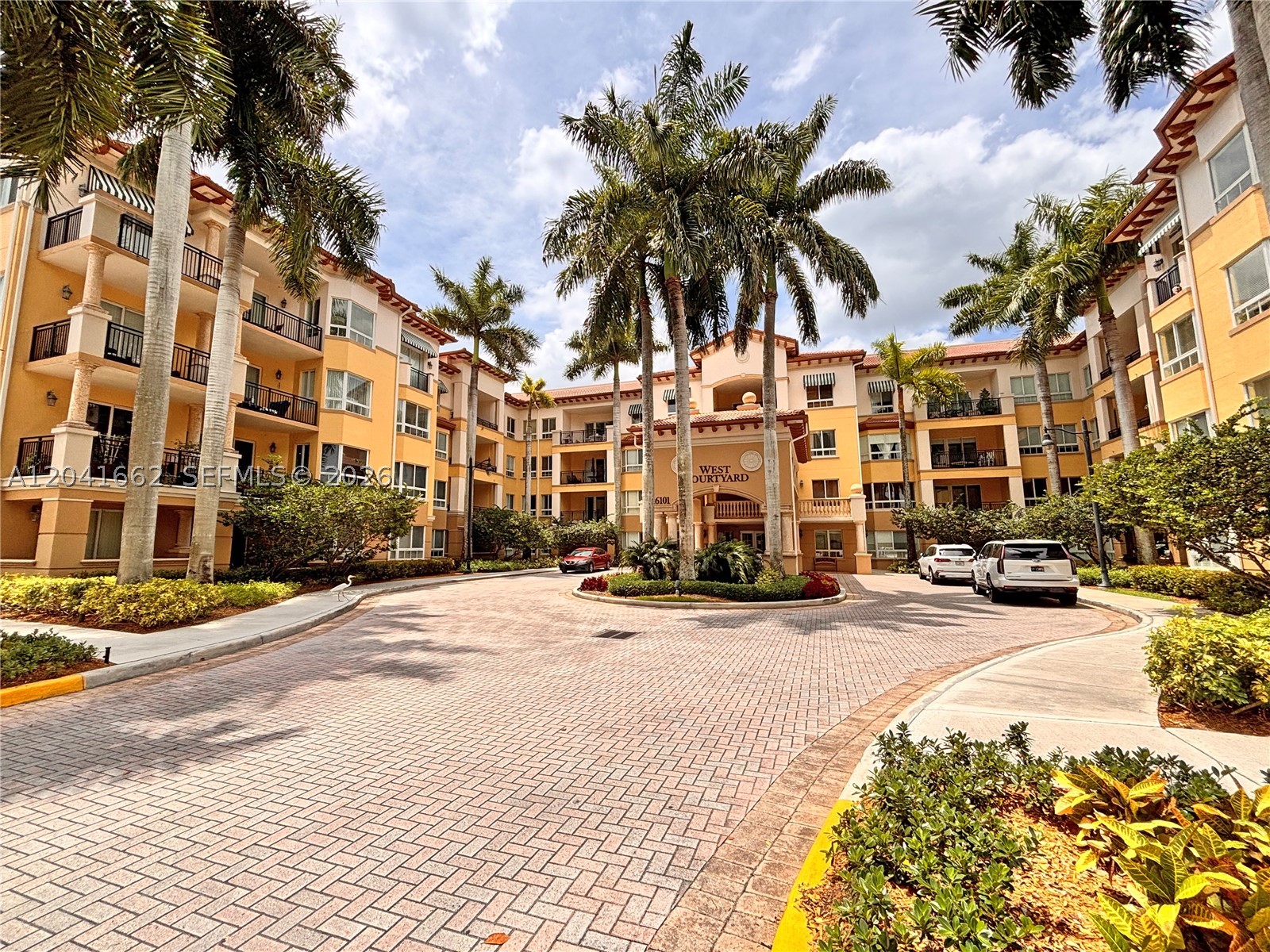 16101 Emerald Estates Dr #155, Weston FL 33331