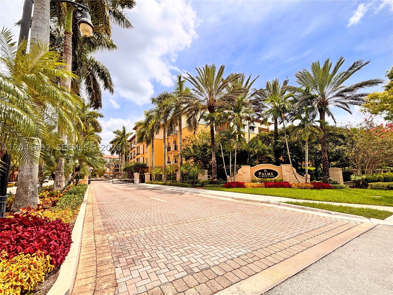 16101 Emerald Estates Dr #155, Weston FL 33331