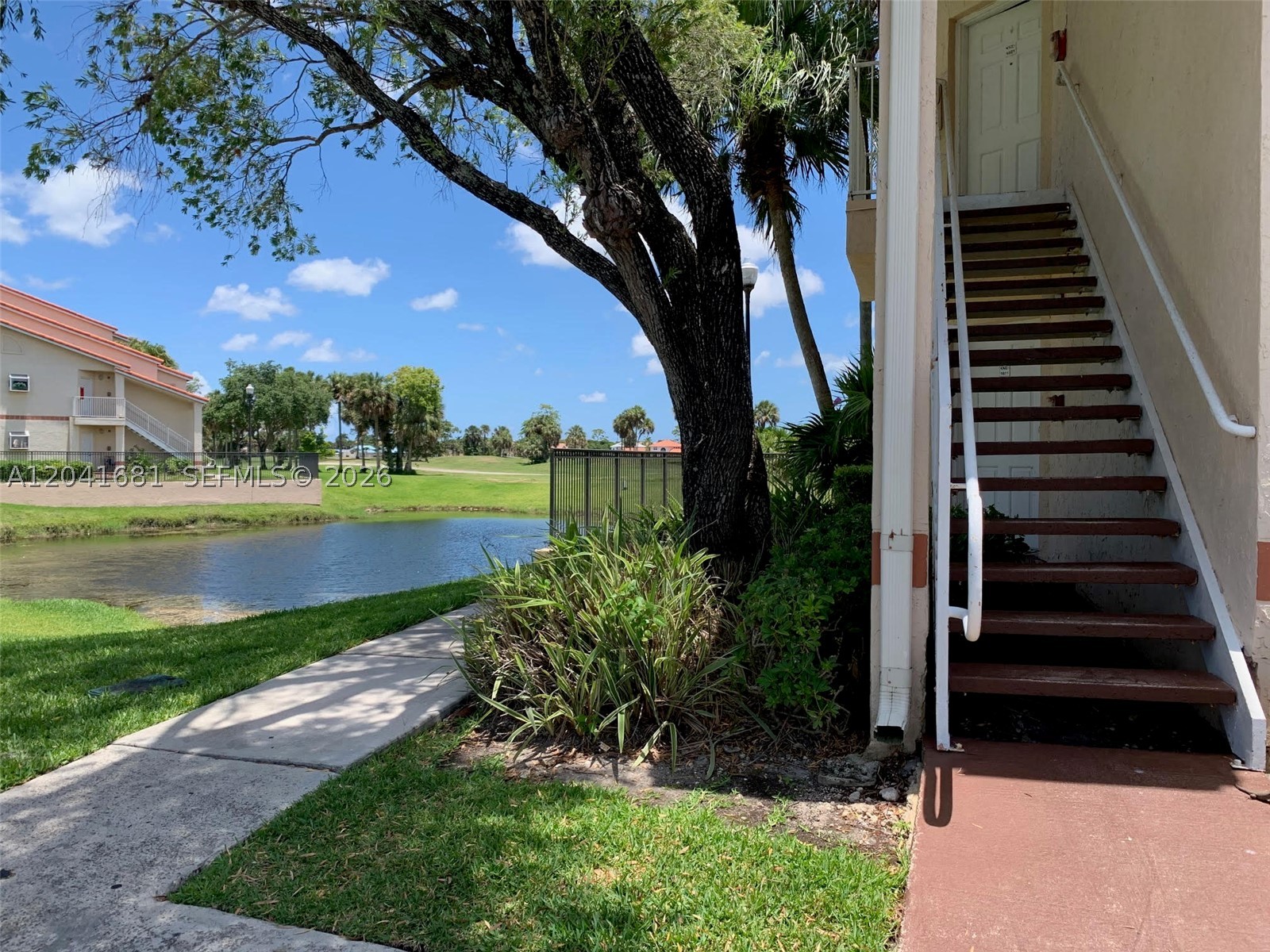3330 Pinewalk Dr N #1621, Margate FL 33063