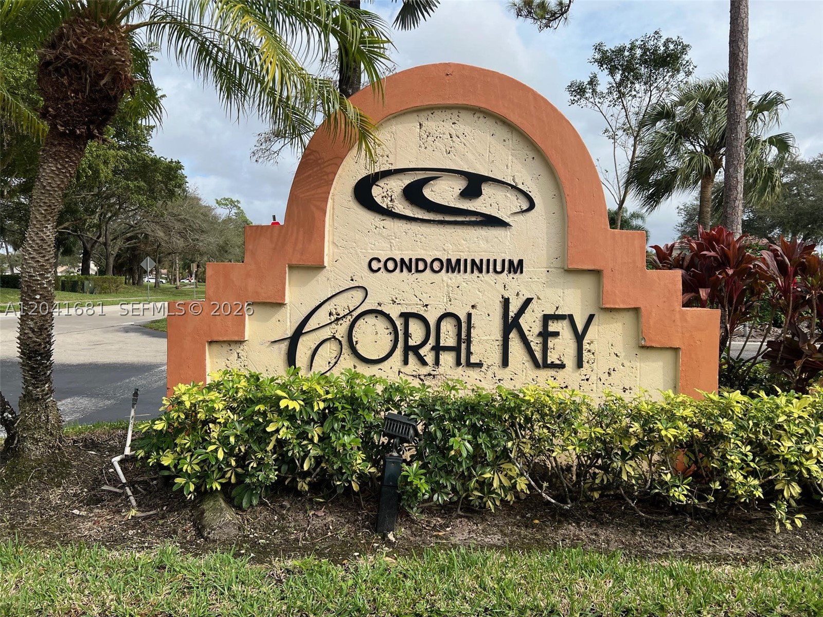 3330 Pinewalk Dr N #1621, Margate FL 33063