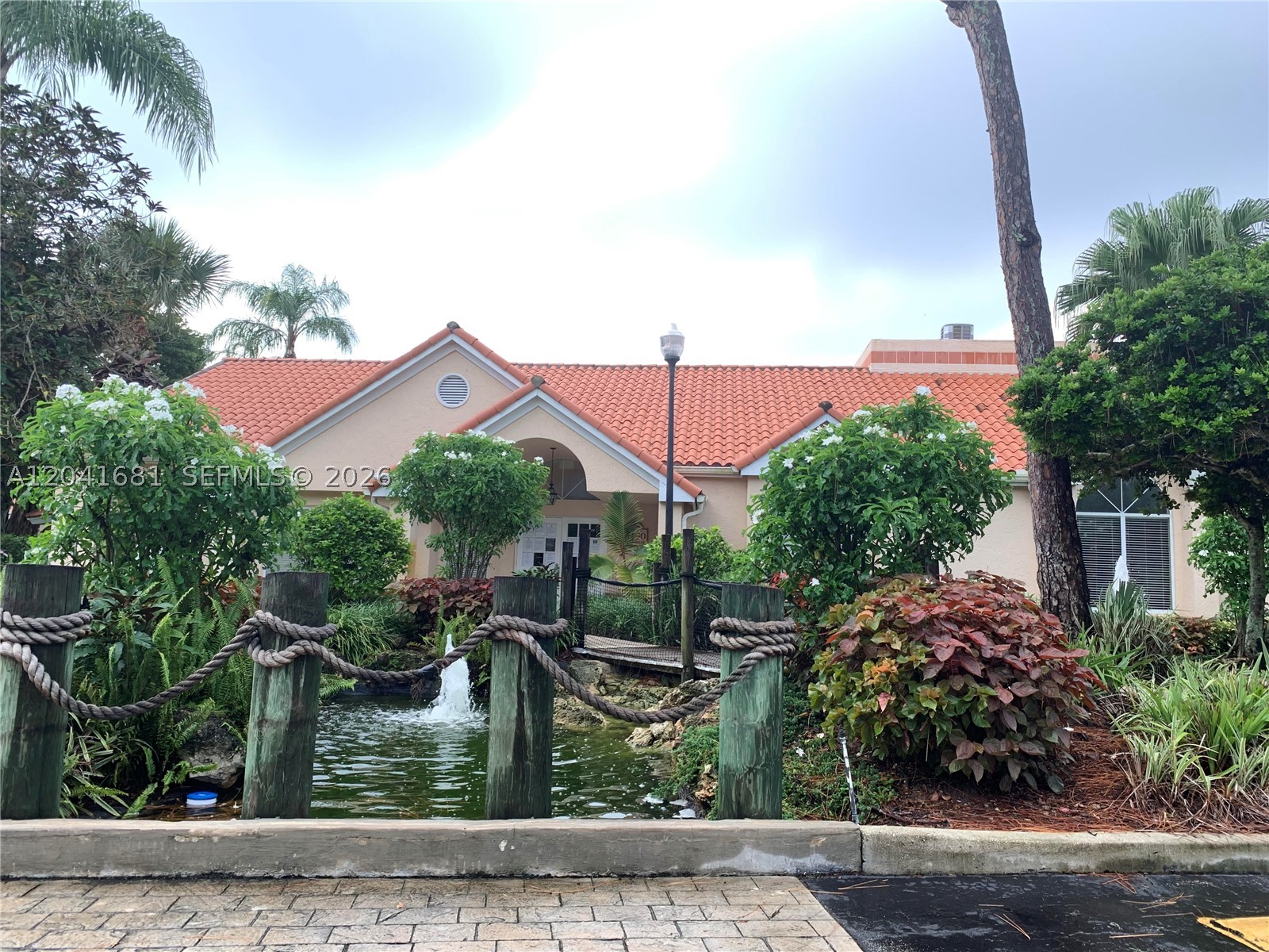 3330 Pinewalk Dr N #1621, Margate FL 33063