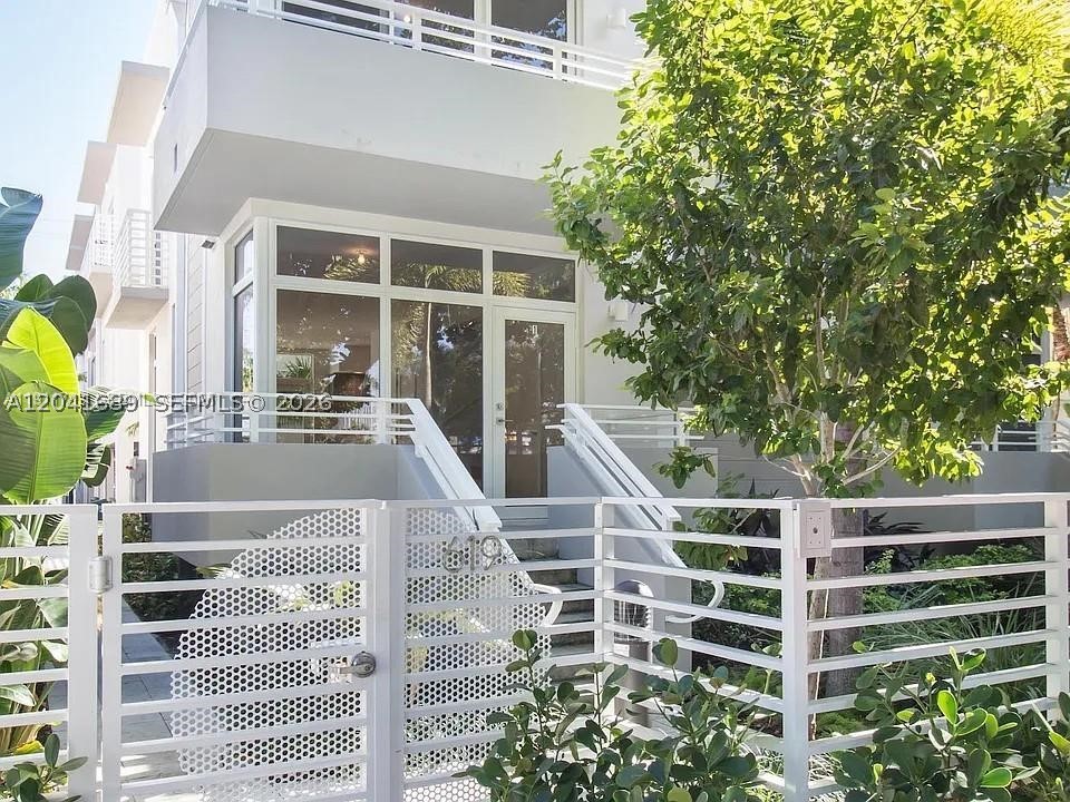 619 Meridian Ave #4, Miami Beach FL 33139