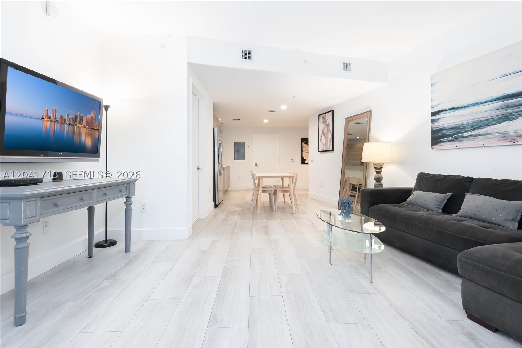 121 NE 34th St #814, Miami FL 33137