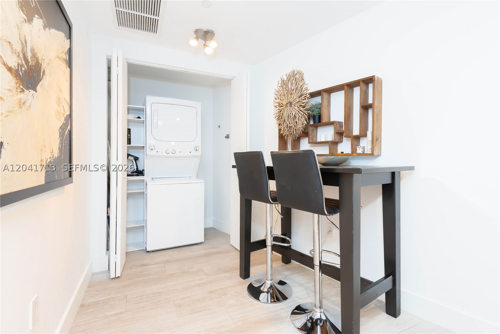 121 NE 34th St #814, Miami FL 33137