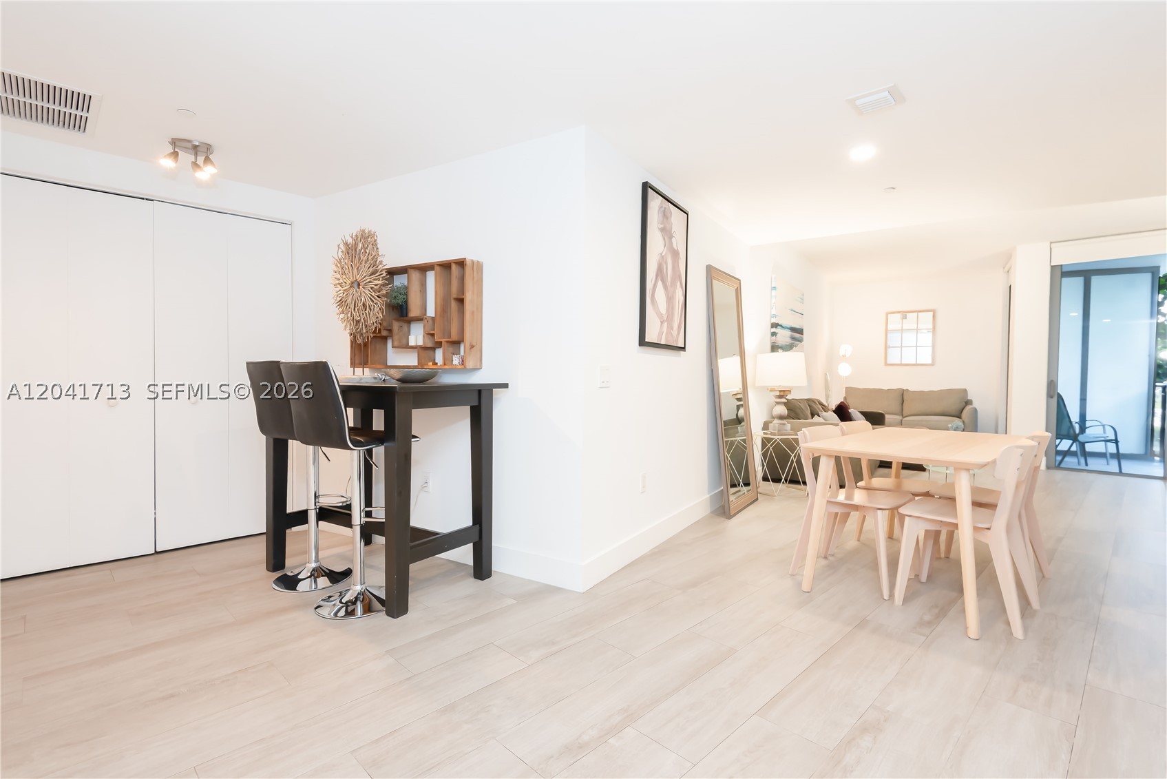 121 NE 34th St #814, Miami FL 33137