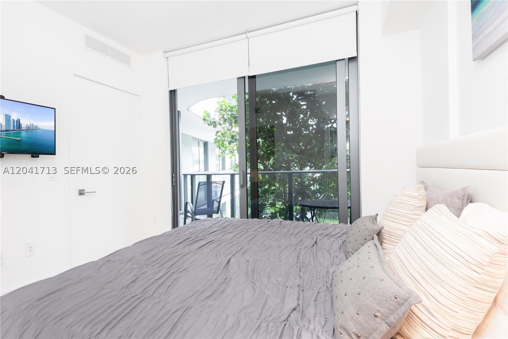 121 NE 34th St #814, Miami FL 33137