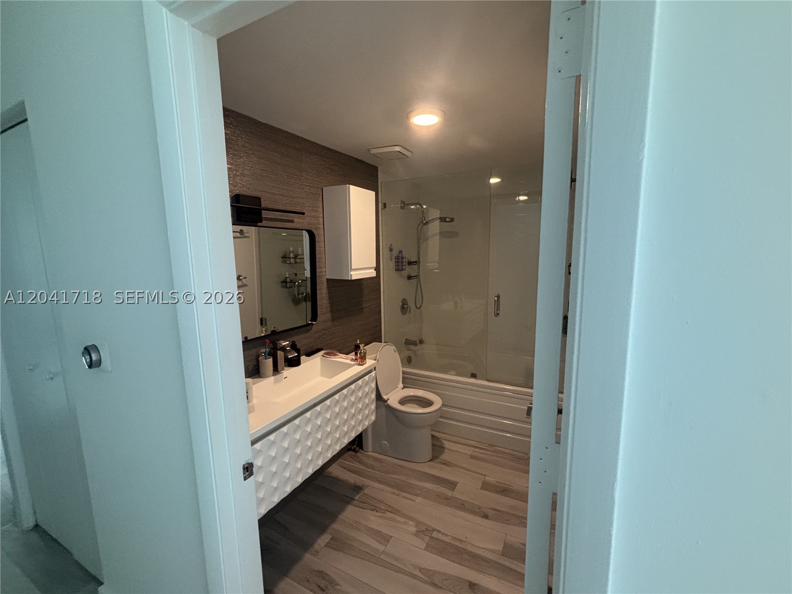 690 SW 1st Ct #2124, Miami FL 33130