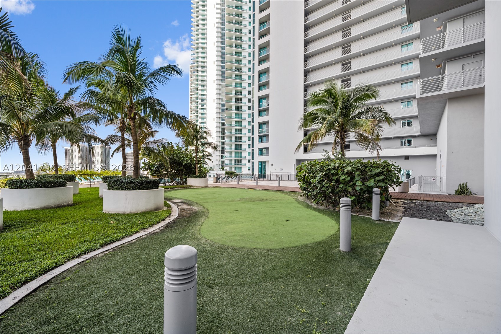 888 Biscayne Blvd #2101, Miami FL 33132