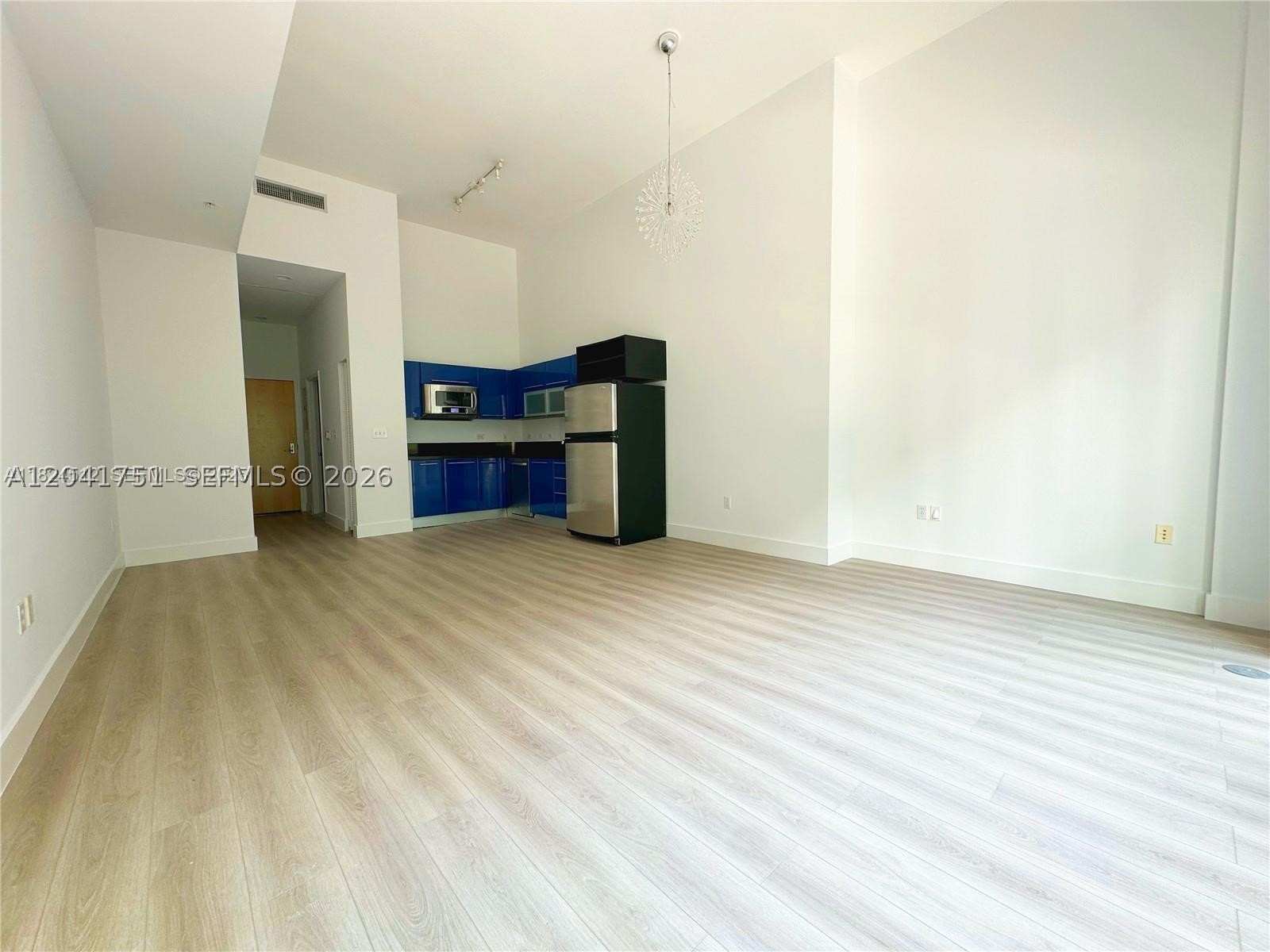 253 NE 2nd St #215, Miami FL 33132