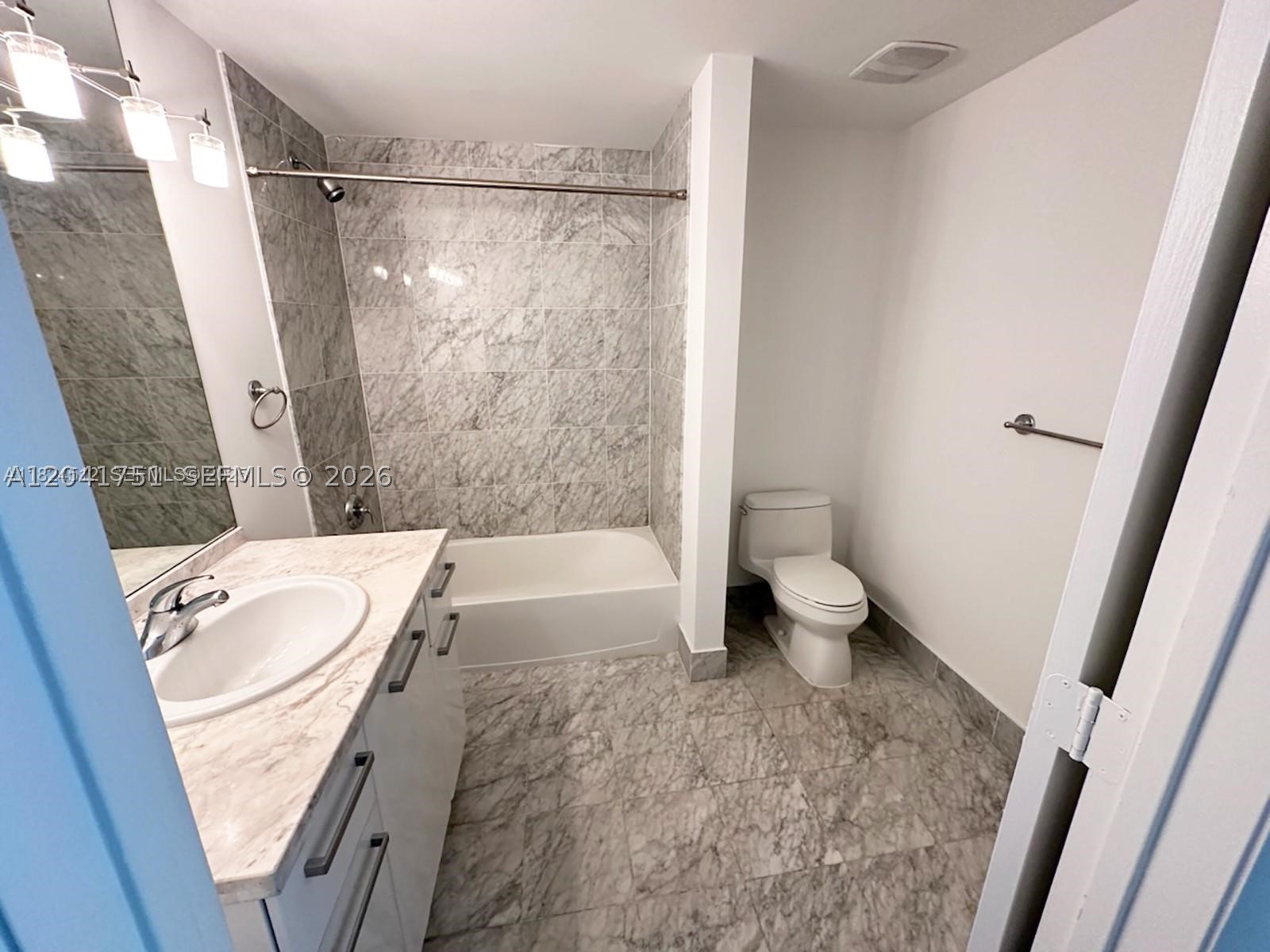 253 NE 2nd St #215, Miami FL 33132