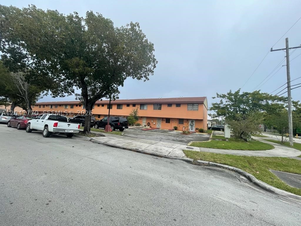 10851 SW 6th St #5, Sweetwater FL 33174