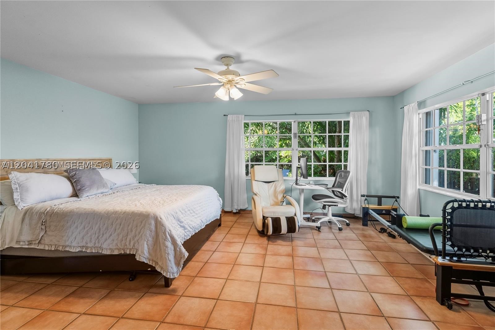 1875 Alamanda Dr #1875, North Miami FL 33181
