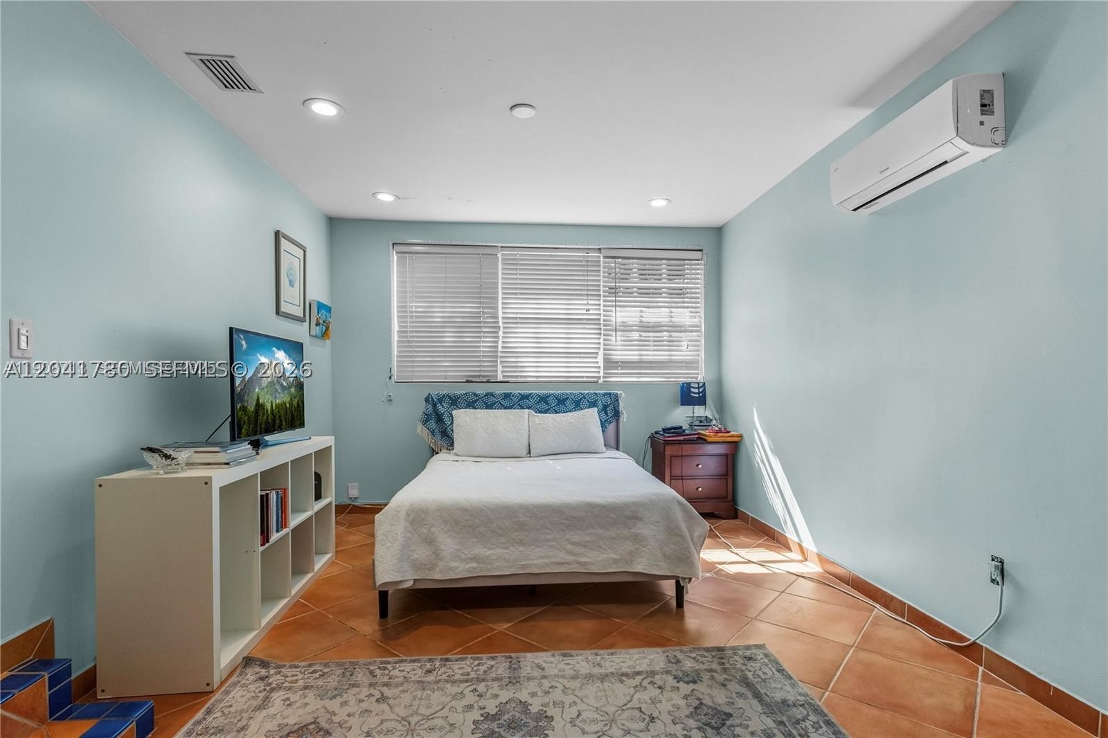 1875 Alamanda Dr #1875, North Miami FL 33181