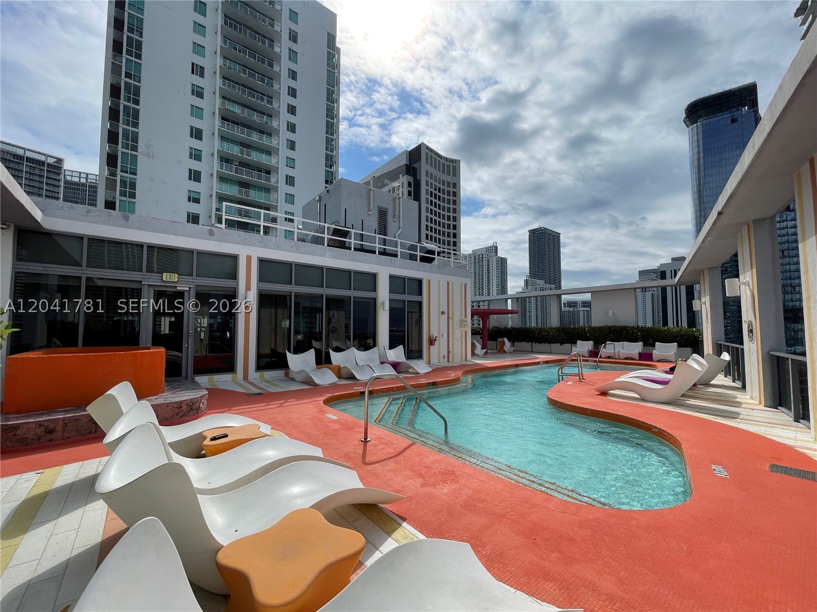 31 SE 6th St #2503, Miami FL 33131