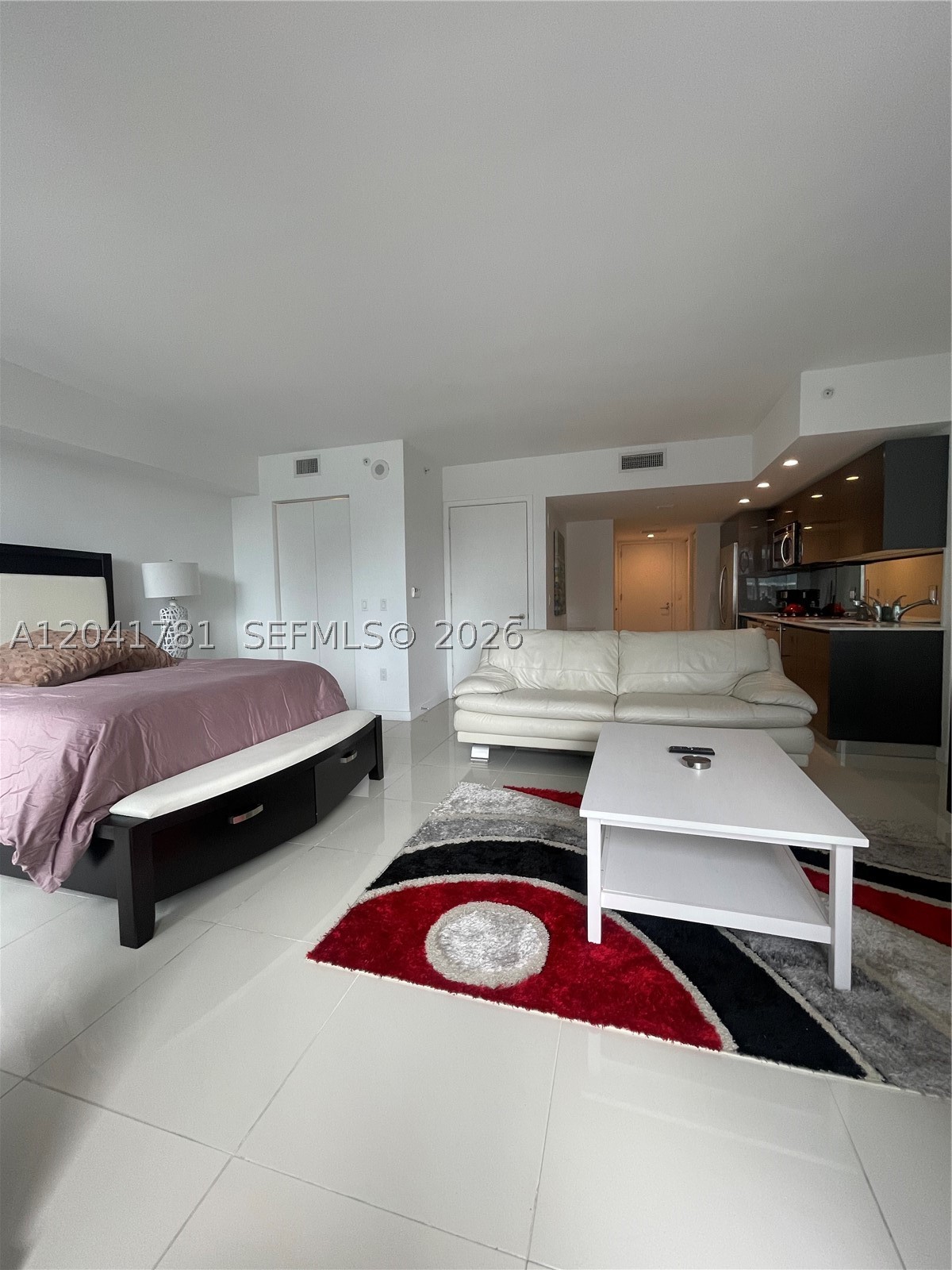 31 SE 6th St #2503, Miami FL 33131