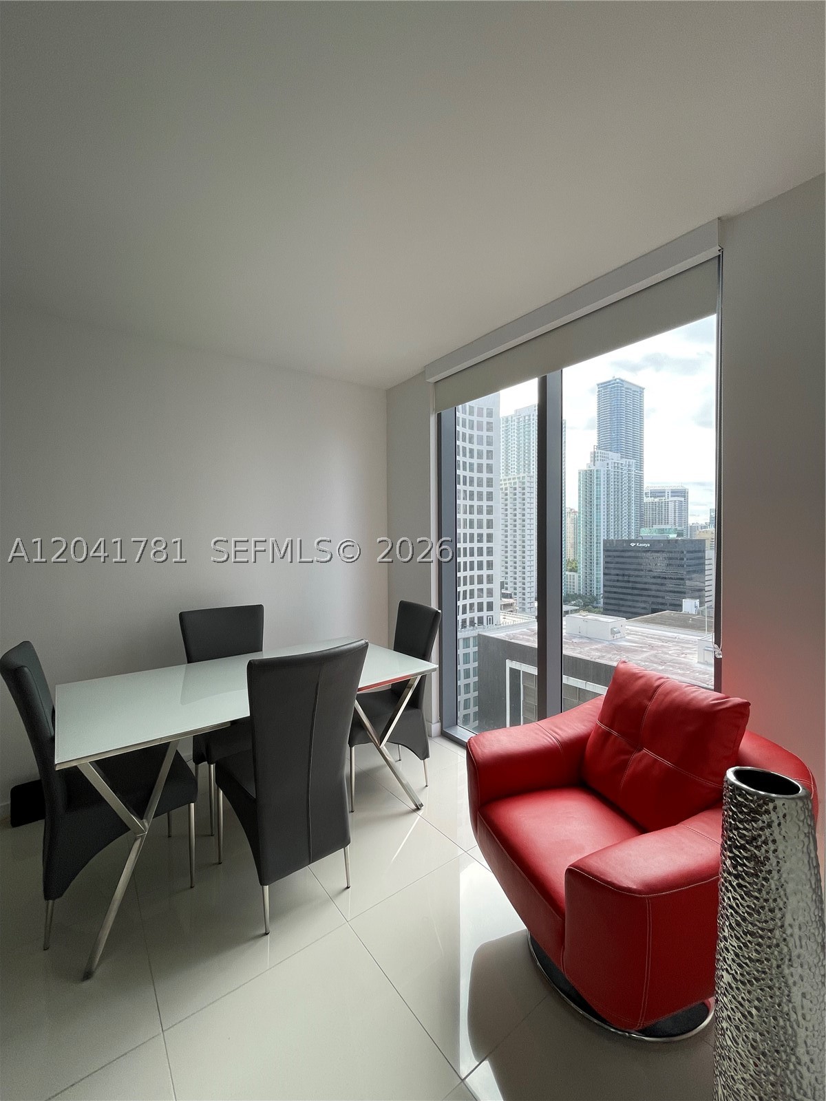 31 SE 6th St #2503, Miami FL 33131
