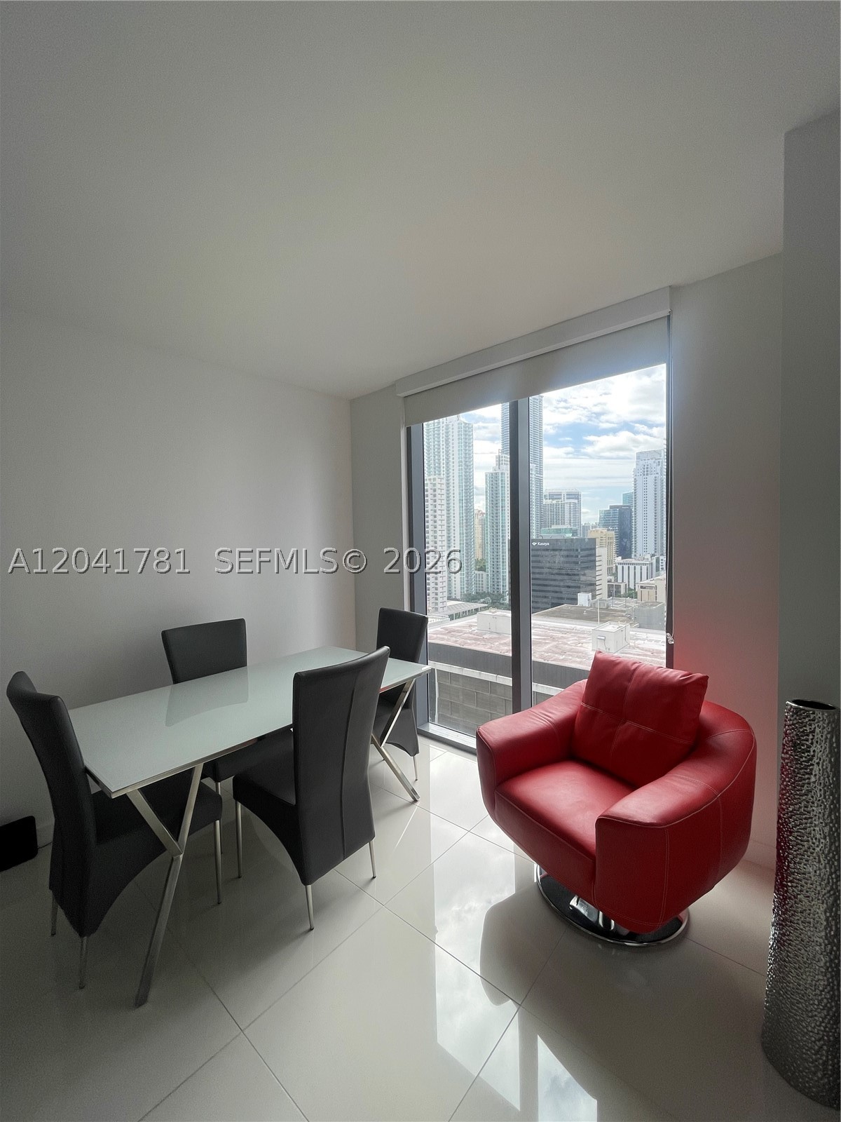 31 SE 6th St #2503, Miami FL 33131