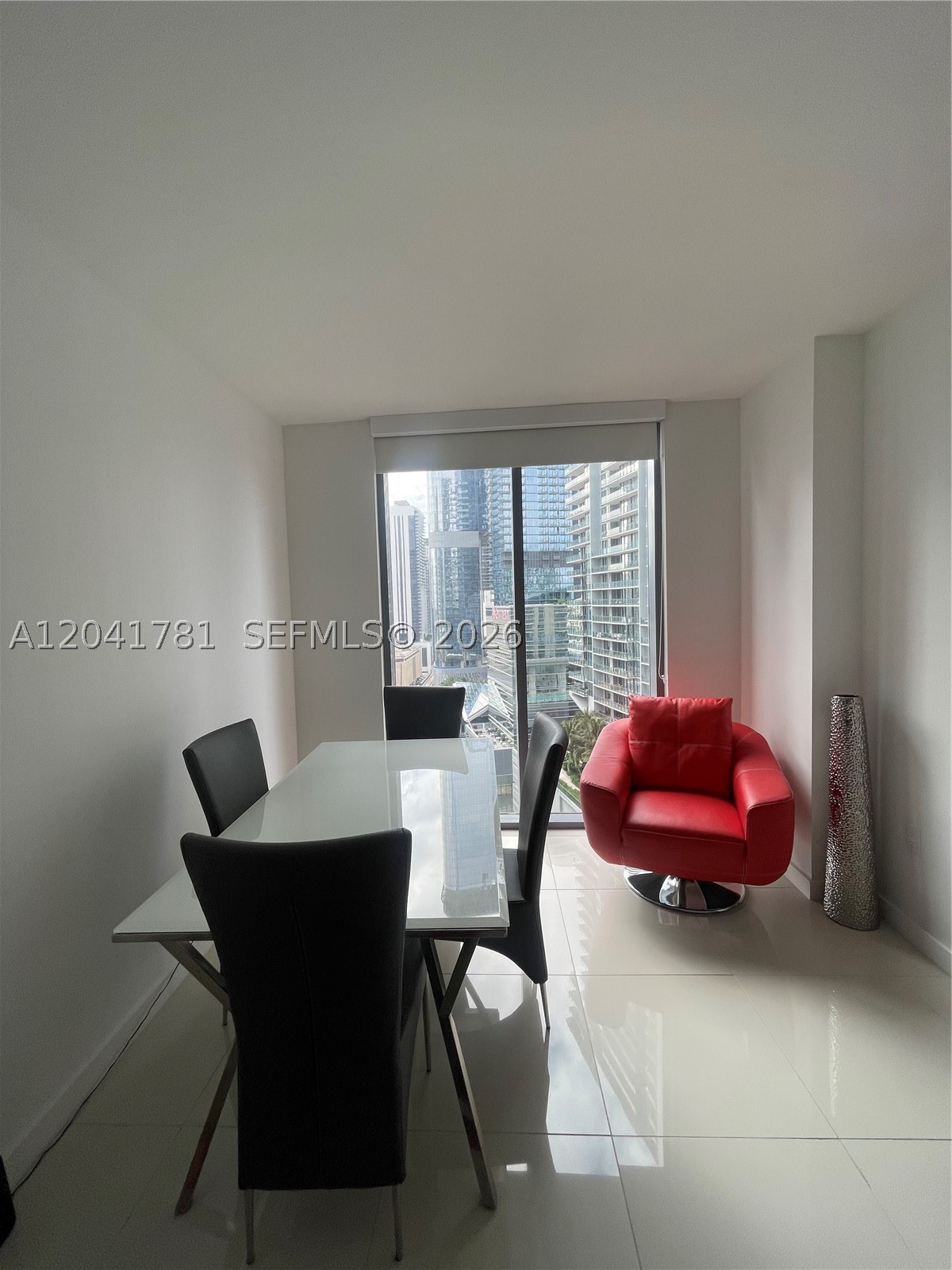 31 SE 6th St #2503, Miami FL 33131