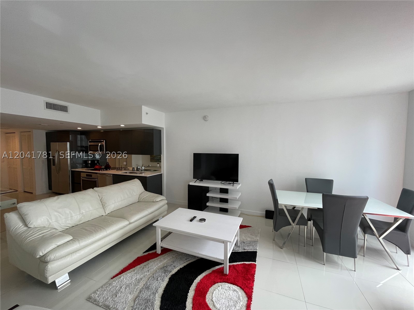 31 SE 6th St #2503, Miami FL 33131